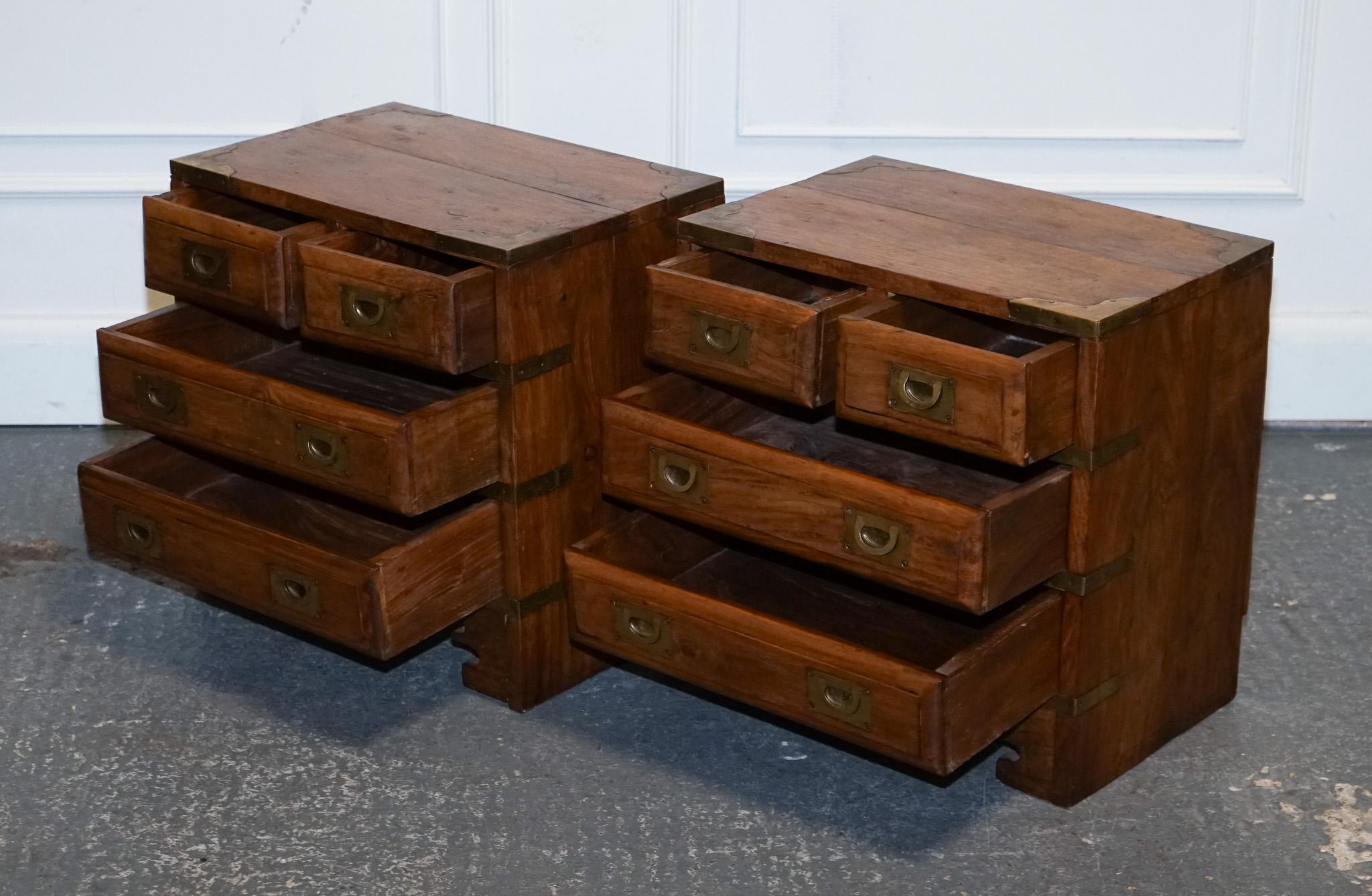 British PAIR OF VINTAGE MILITARY CAMPAIGN BEDSIDE TABLES BRASS NiGHTSTANDS For Sale