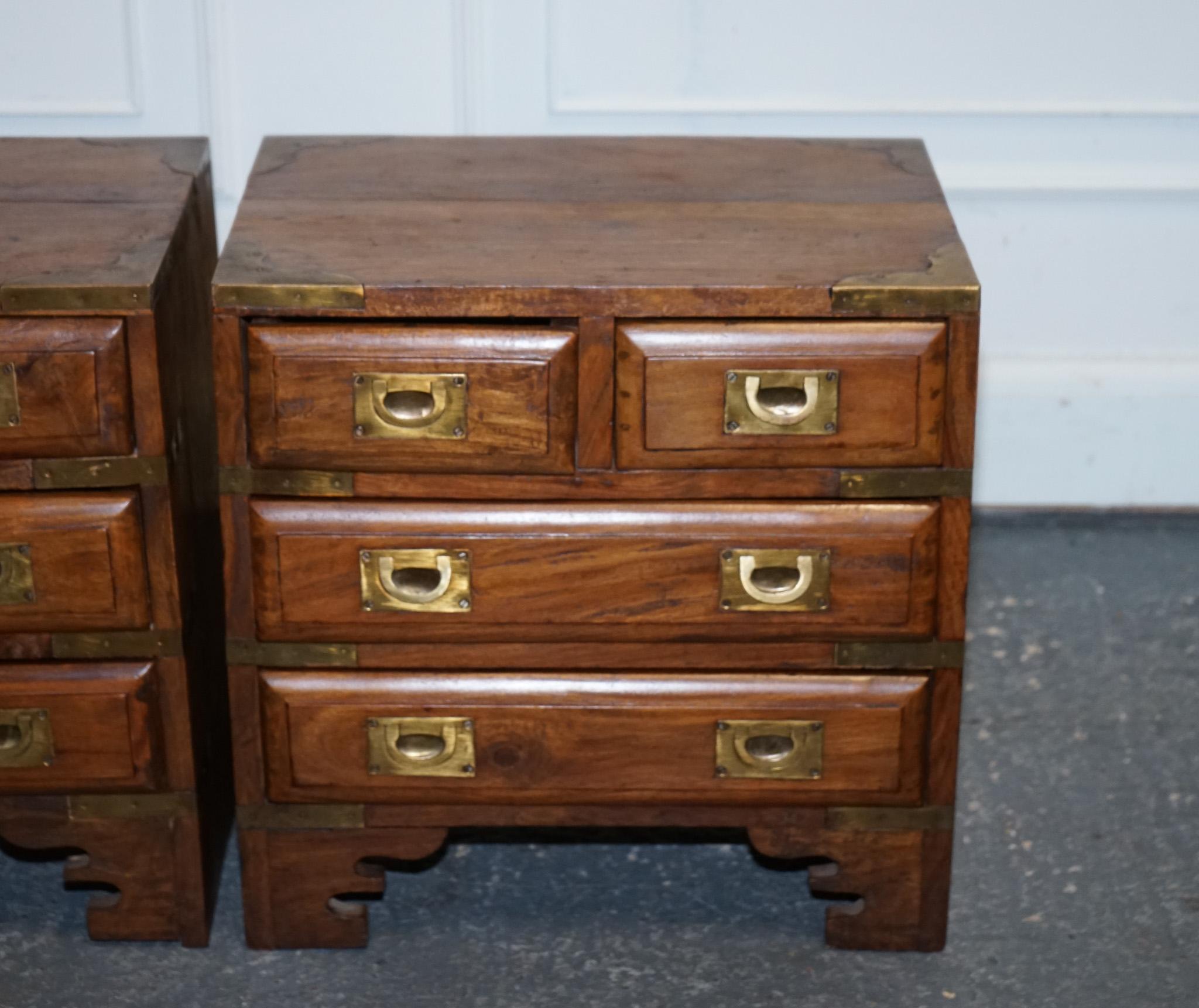 20th Century PAIR OF VINTAGE MILITARY CAMPAIGN BEDSIDE TABLES BRASS NiGHTSTANDS For Sale