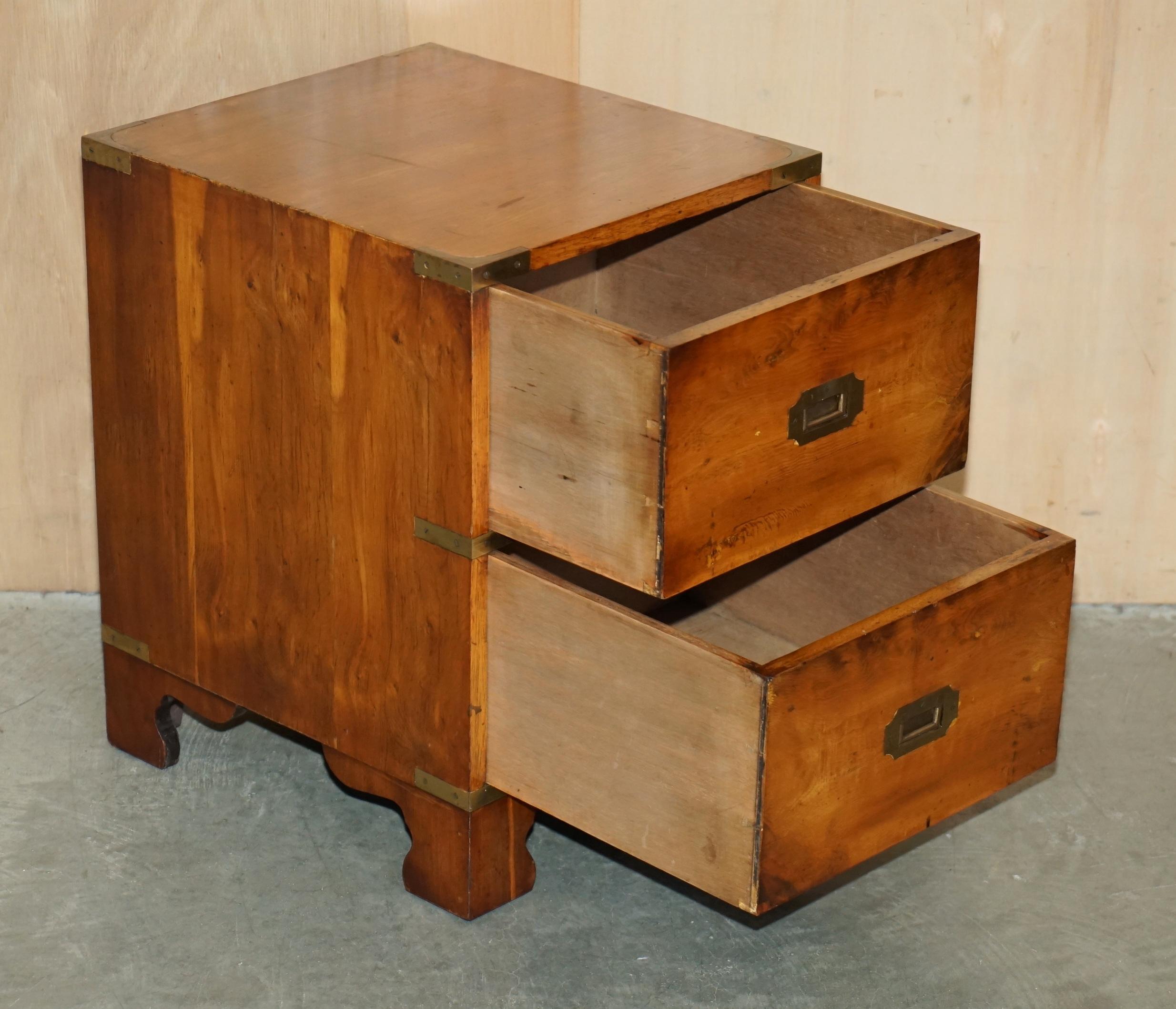 PAIR OF ViNTAGE MILITARY CAMPAIGN BURR YEW WOOD BEDSIDE END LAMP TABLE DRAWERS 2