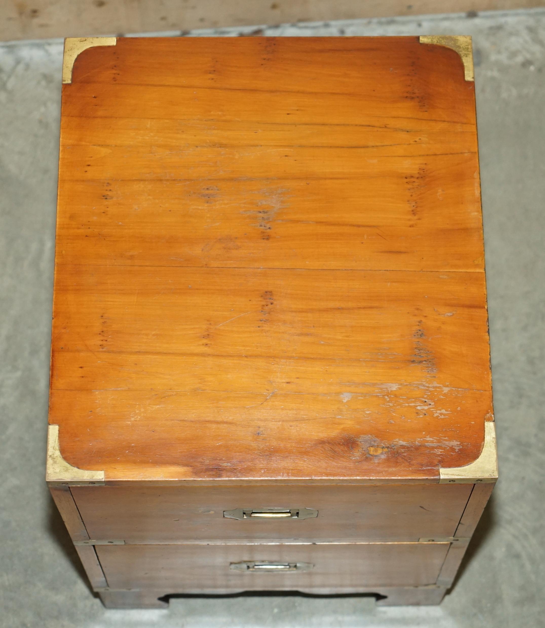 PAIR OF ViNTAGE MILITARY CAMPAIGN BURR YEW WOOD BEDSIDE END LAMP TABLE DRAWERS 5