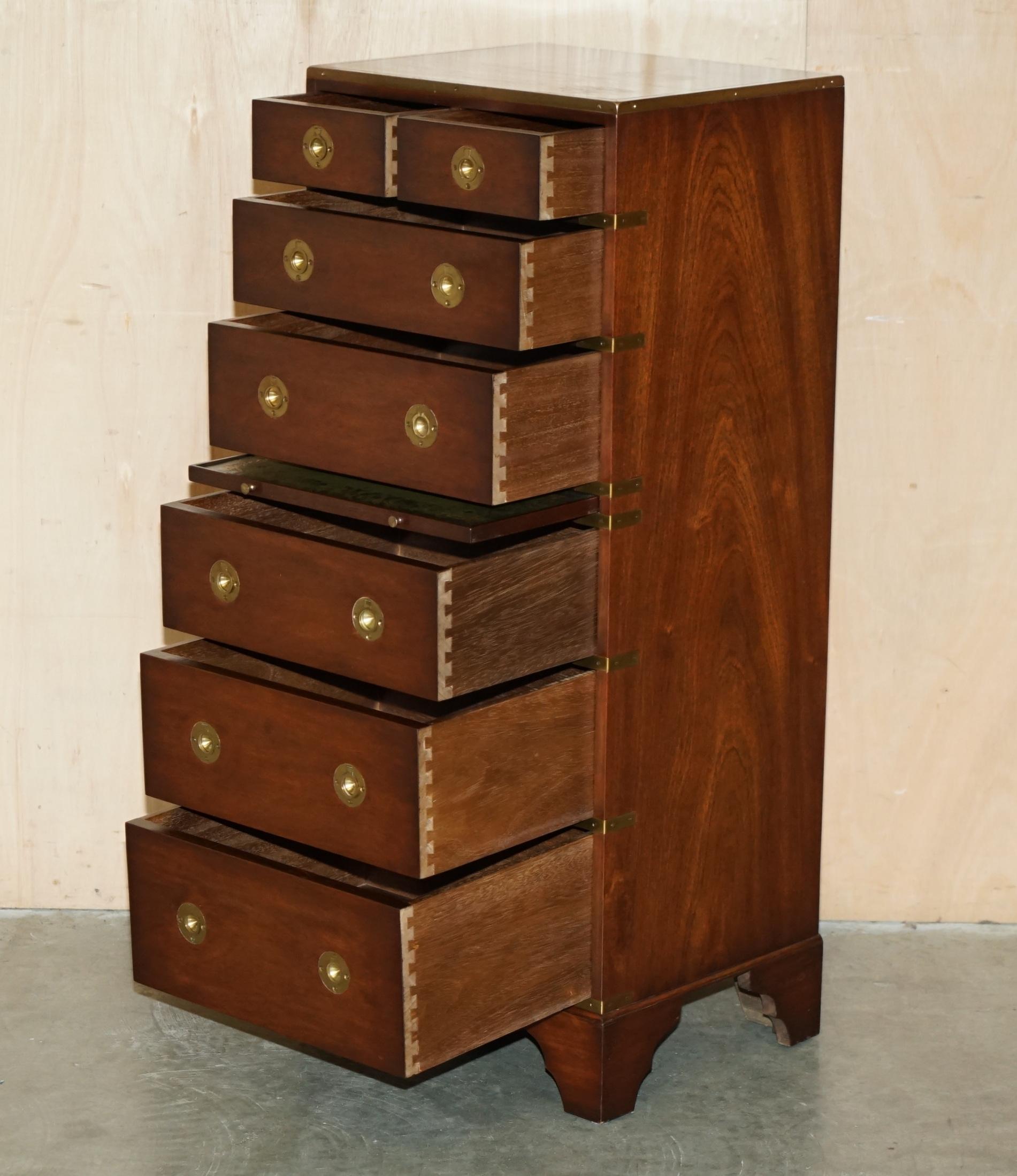 PAIR OF VINTAGE MiLITARY CAMPAIGN TALLBOY CHESTS OF DRAWERS GREEN LEATHER TRAYS For Sale 6