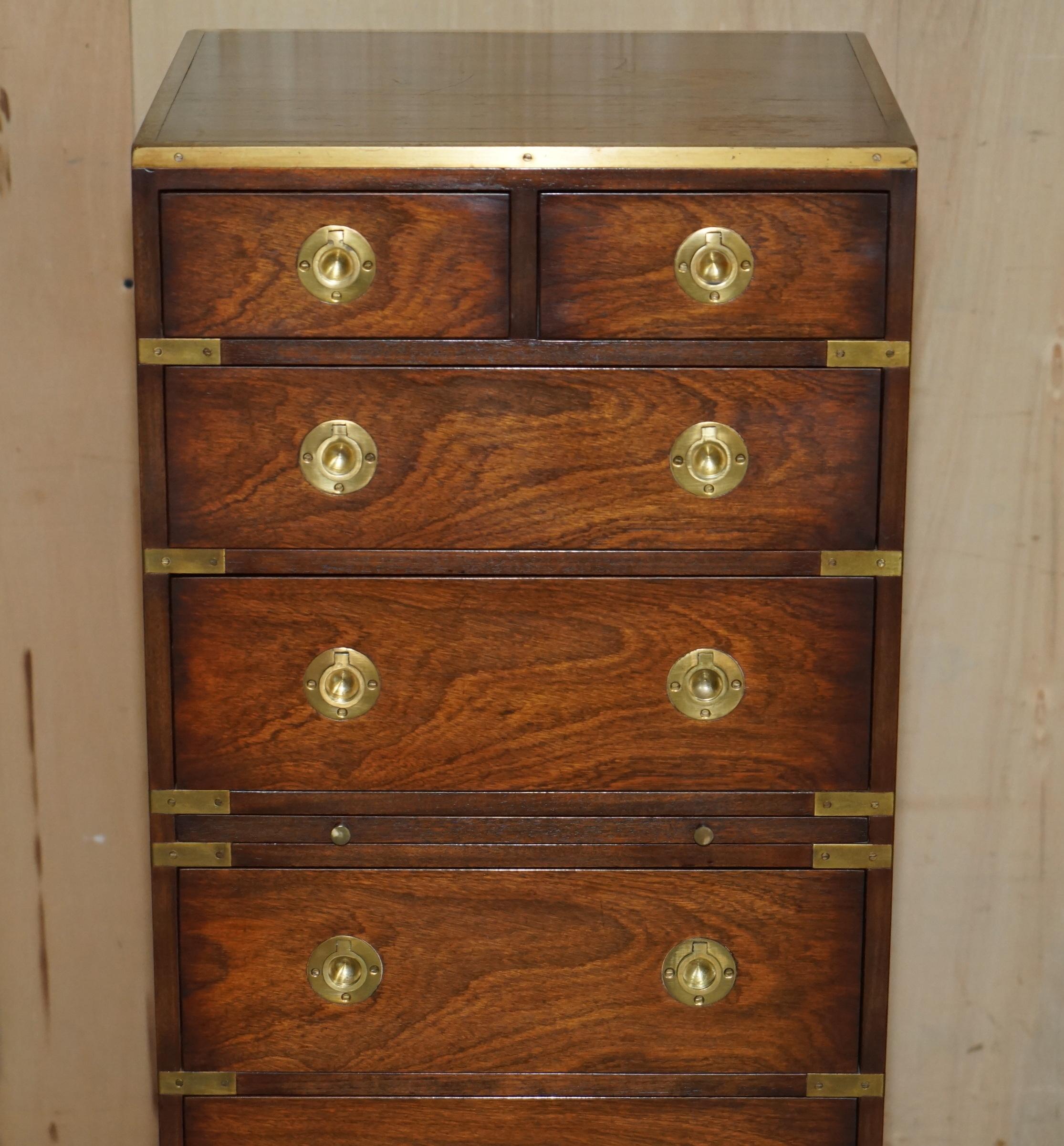 English PAIR OF VINTAGE MiLITARY CAMPAIGN TALLBOY CHESTS OF DRAWERS GREEN LEATHER TRAYS For Sale