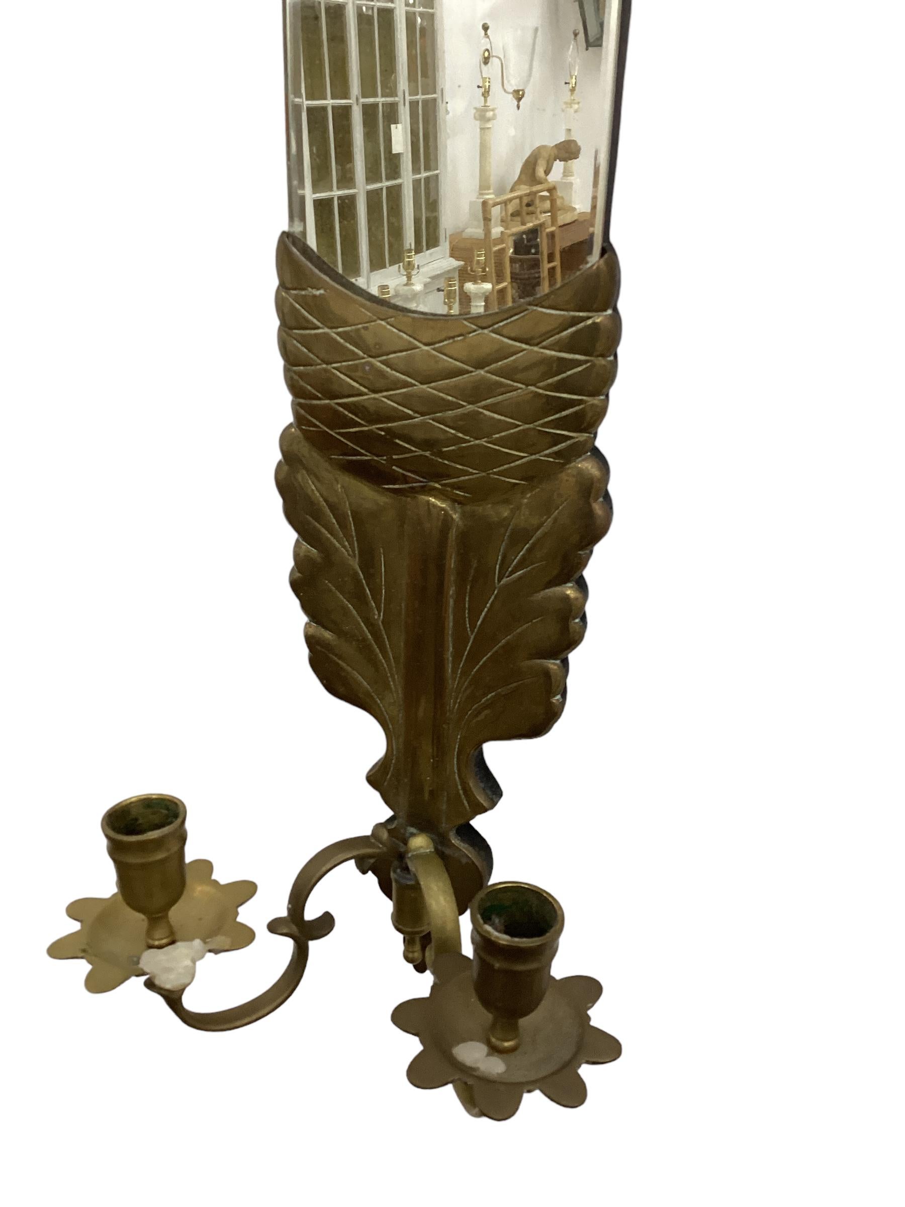 Paar Vintage Spiegel zurück Kerze Wandleuchter mit Messing Eichel-Motiv. Diese können leicht elektrifiziert werden.
