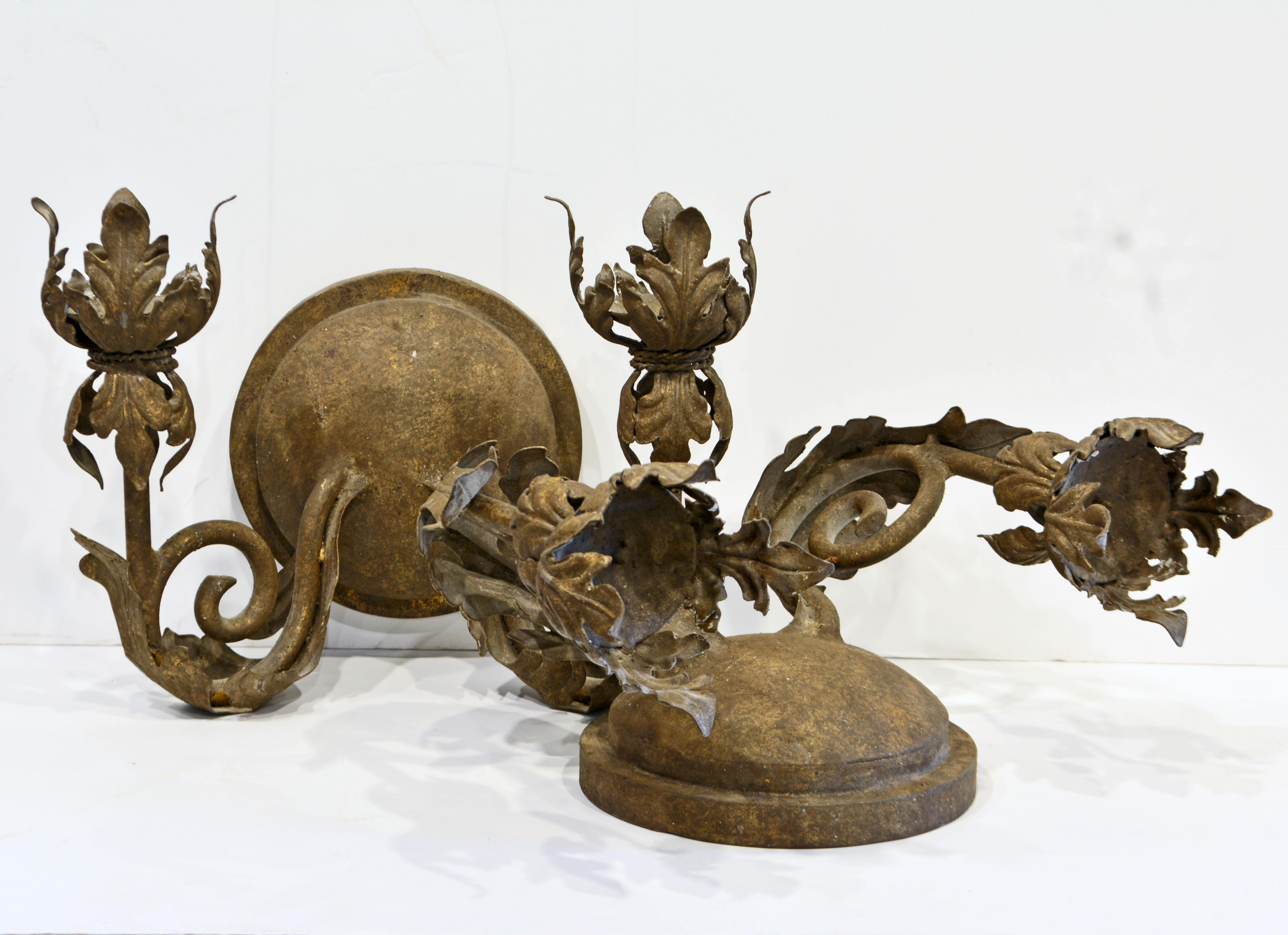 Pair of Vintage Mizner Baroque Style Patinated Iron Leaf Work Wall Sconces In Good Condition In Ft. Lauderdale, FL