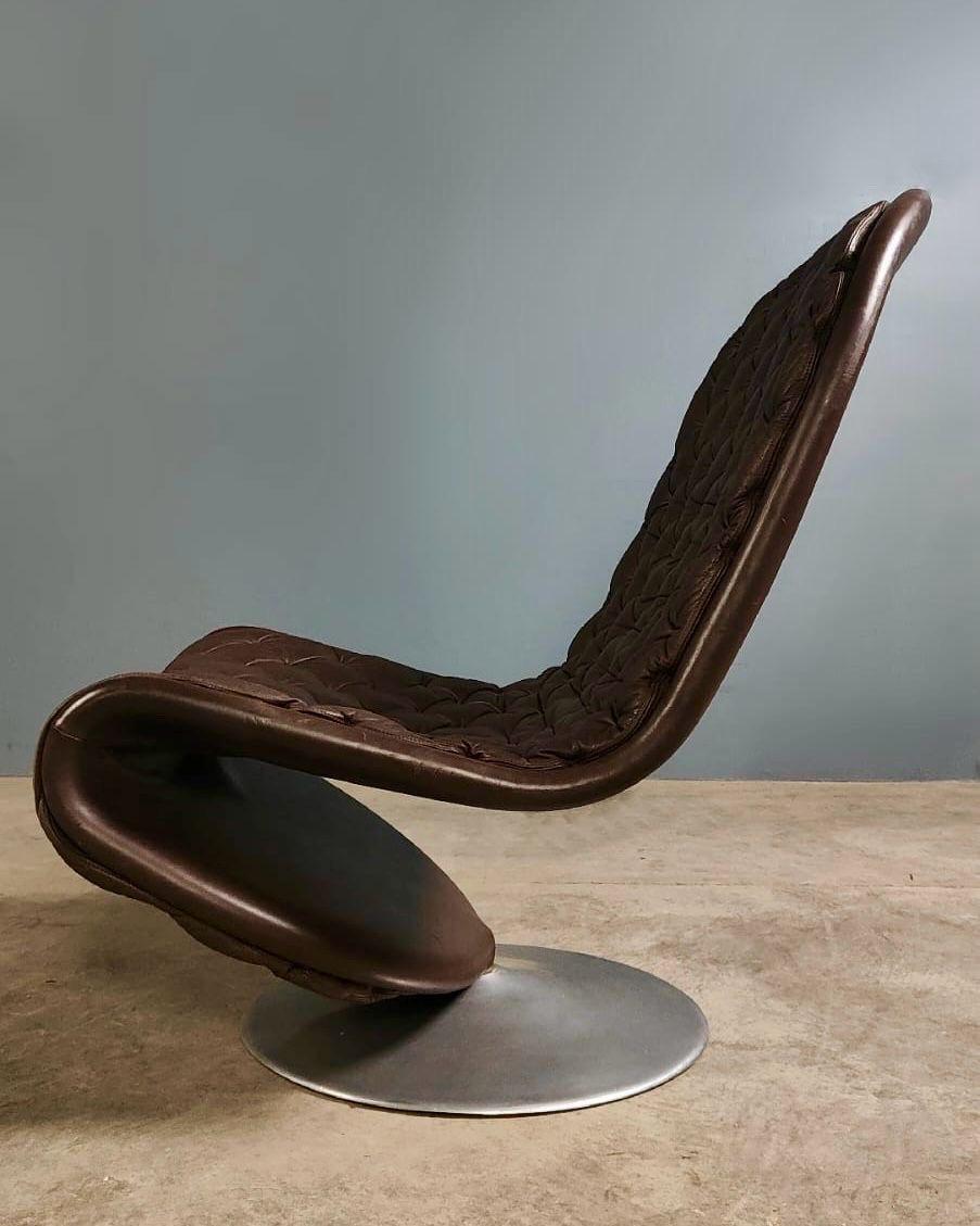 Danish Pair Of Vintage Model E Lounge Chairs By Verner Panton Fritz Hansen Leather