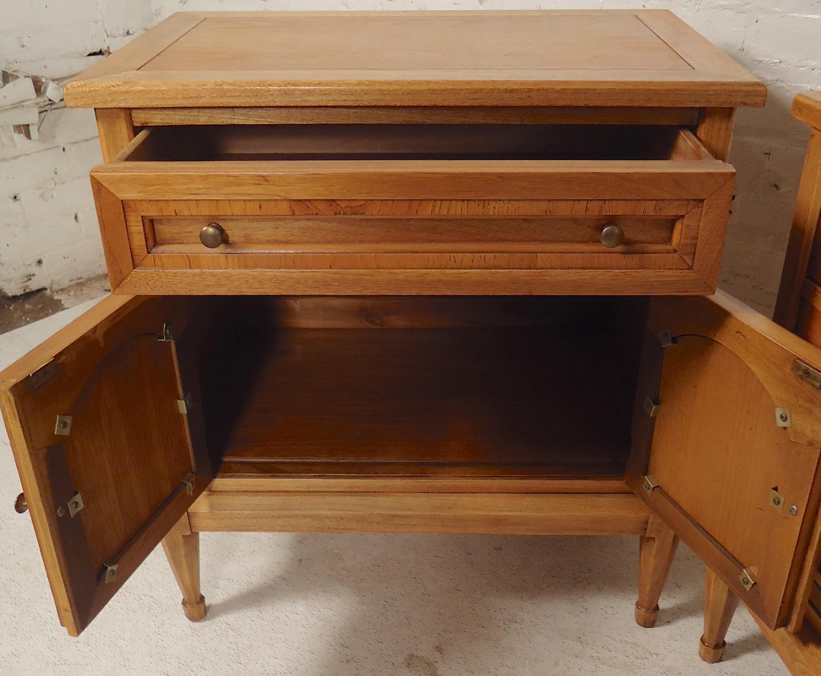Mid-20th Century Pair of Vintage Modern Bedside Tables