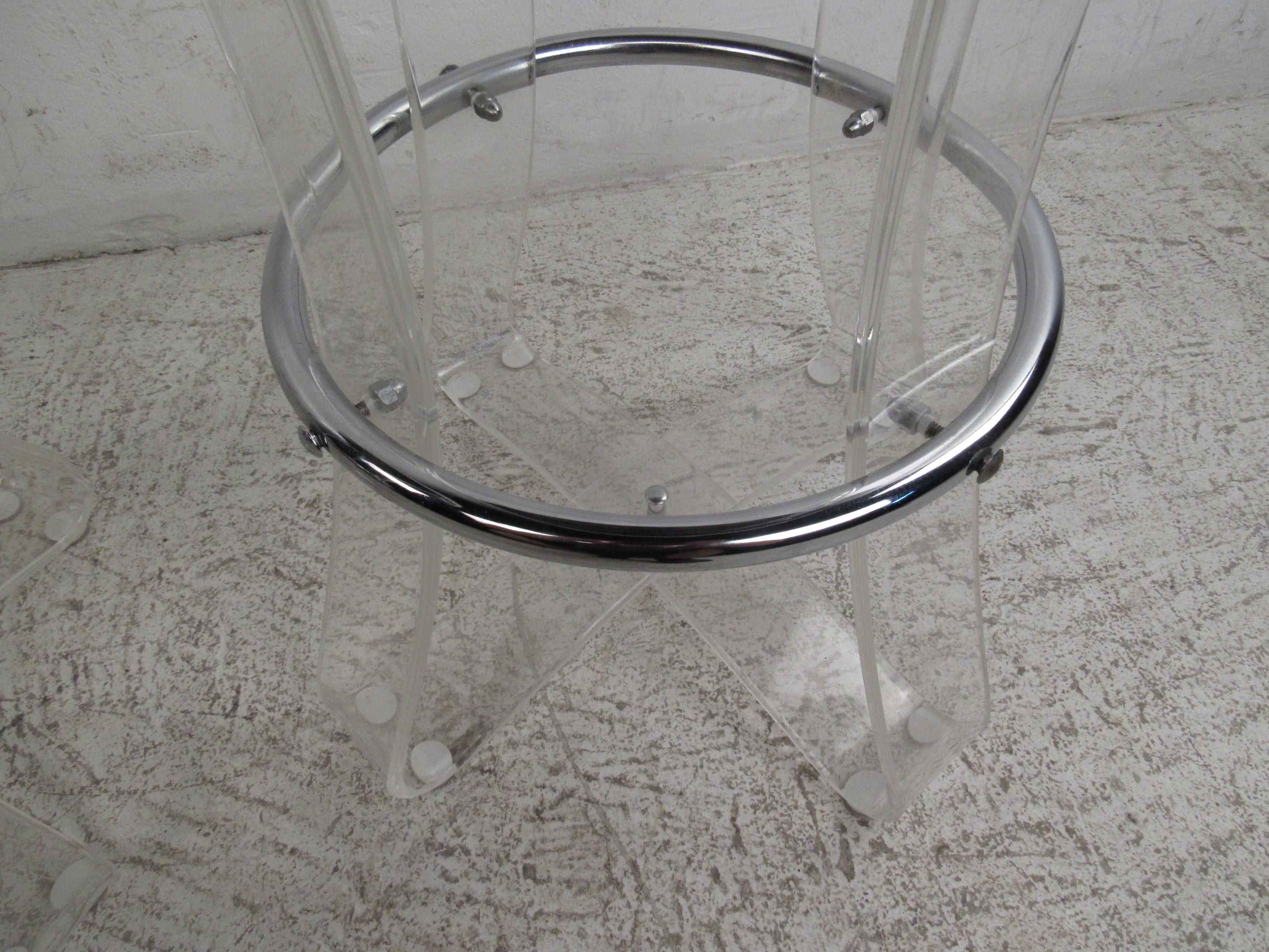 Pair of Vintage Modern Lucite Bar Stools For Sale 3