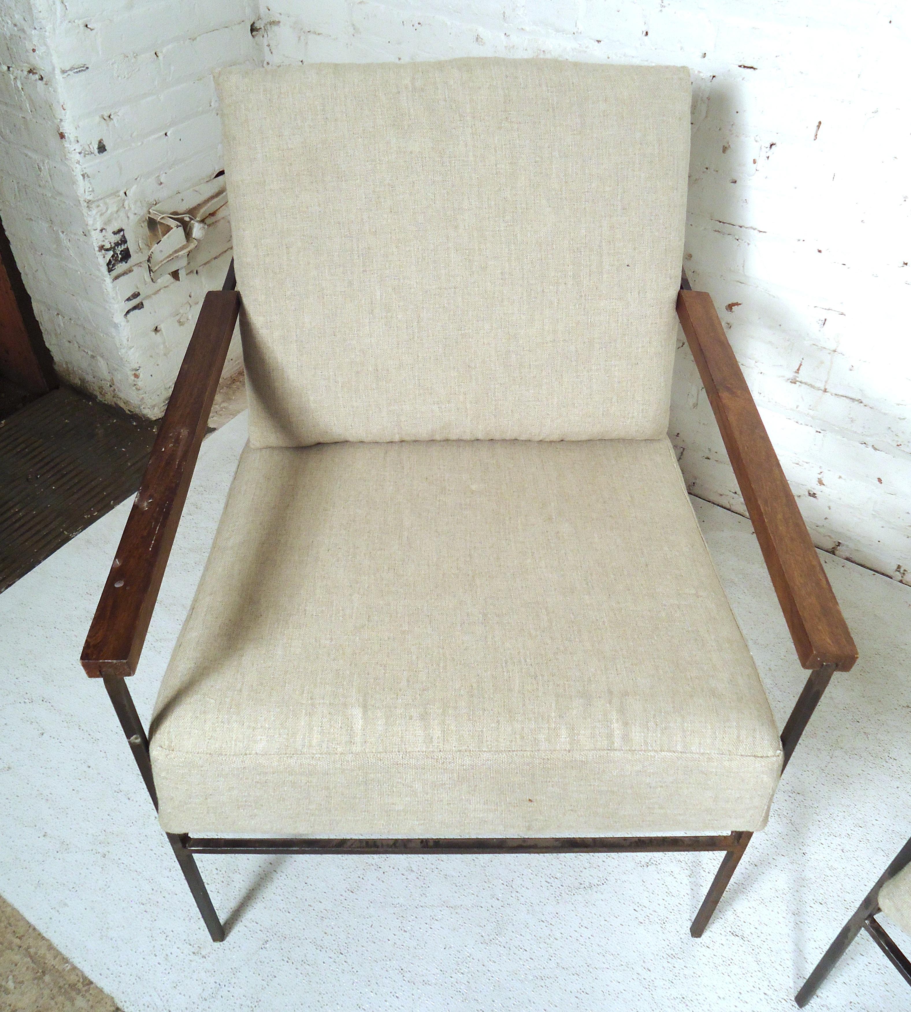 Pair of Vintage Modern McCobb Style Lounge Chairs 1