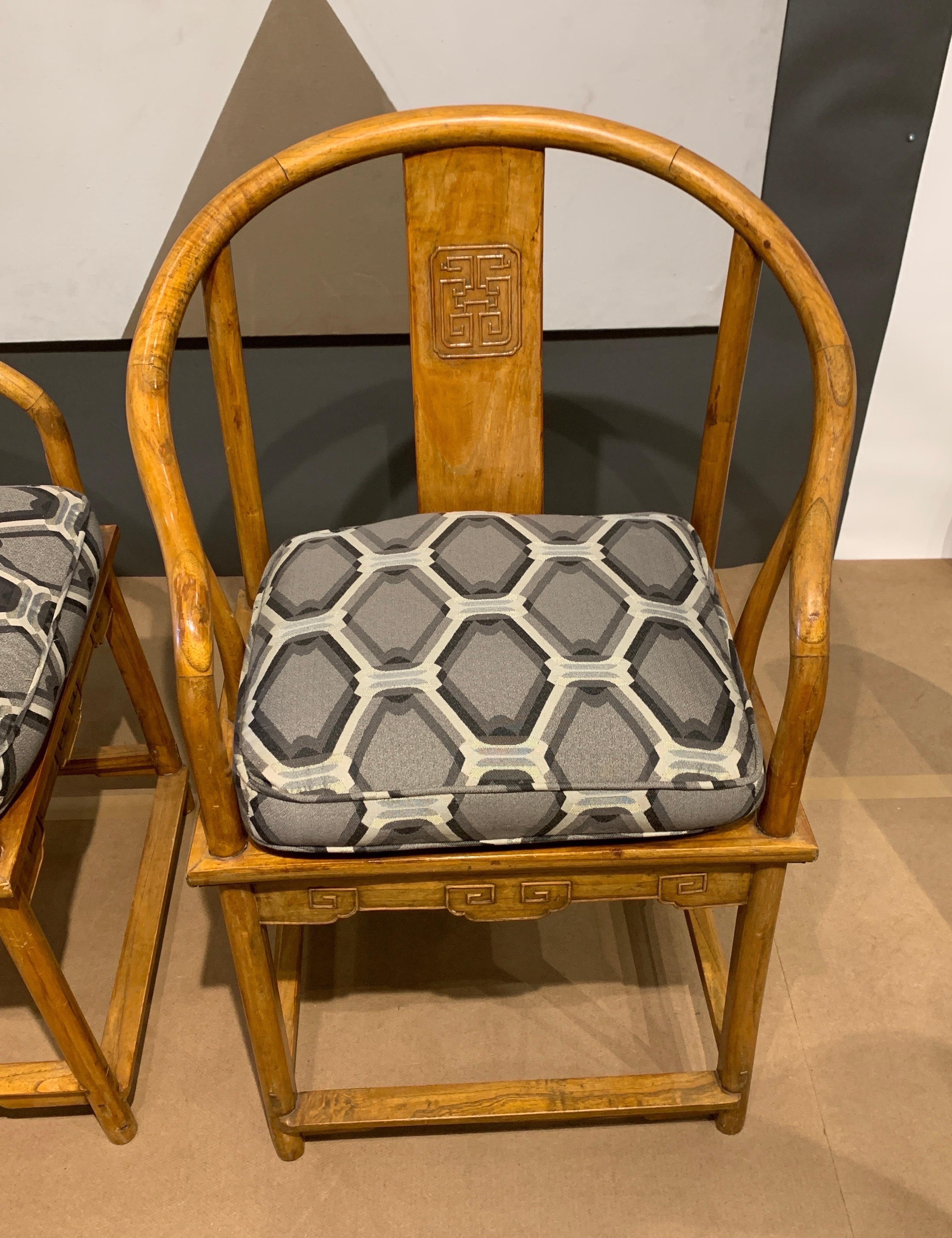 Hand-Crafted Pair of Vintage Modern Ming Horseshoe Chairs with Geometric Cushions For Sale