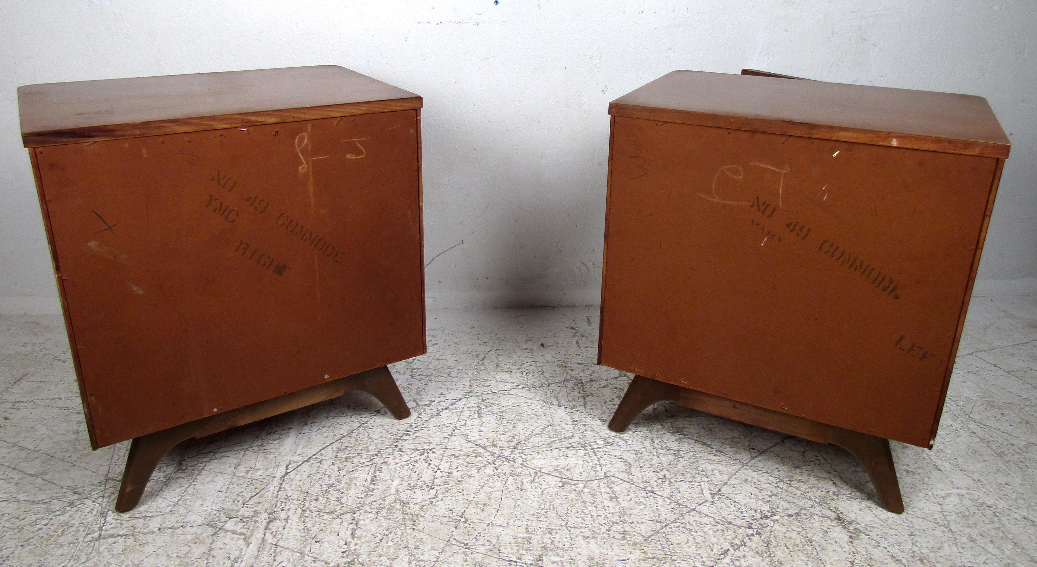 Pair of Vintage Modern Nightstands 7