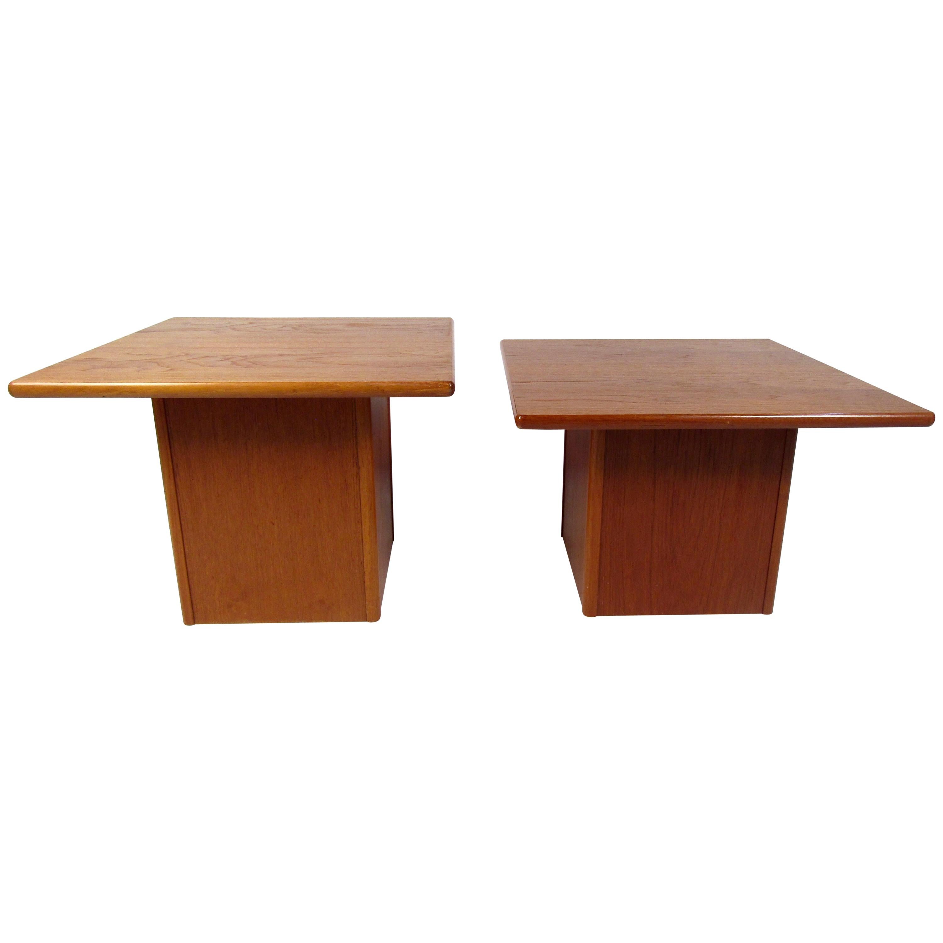 Pair of Vintage Modern Side Tables For Sale
