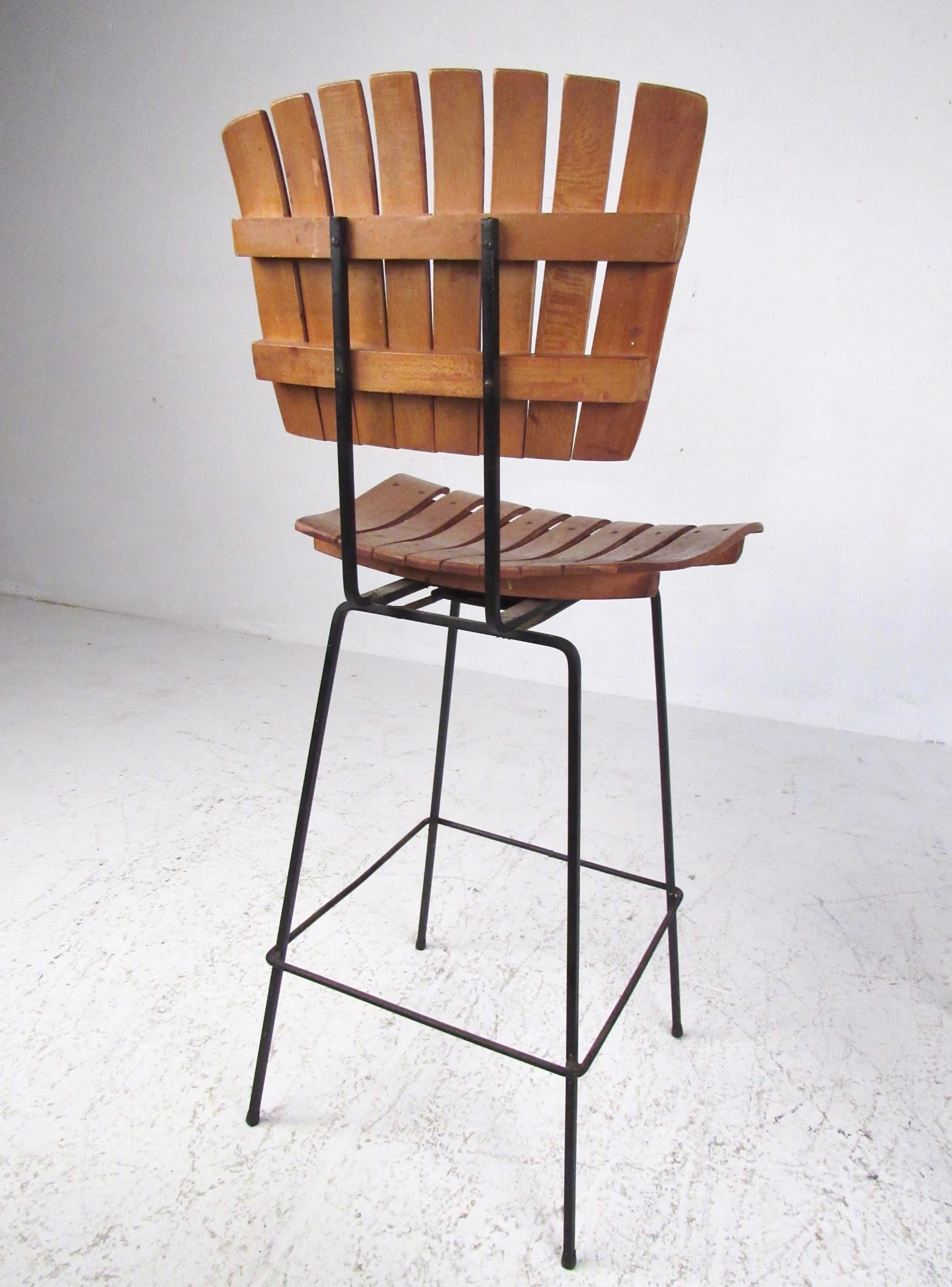 Pair of Vintage Modern Slat Barstools after Arthur Umanoff In Good Condition In Brooklyn, NY