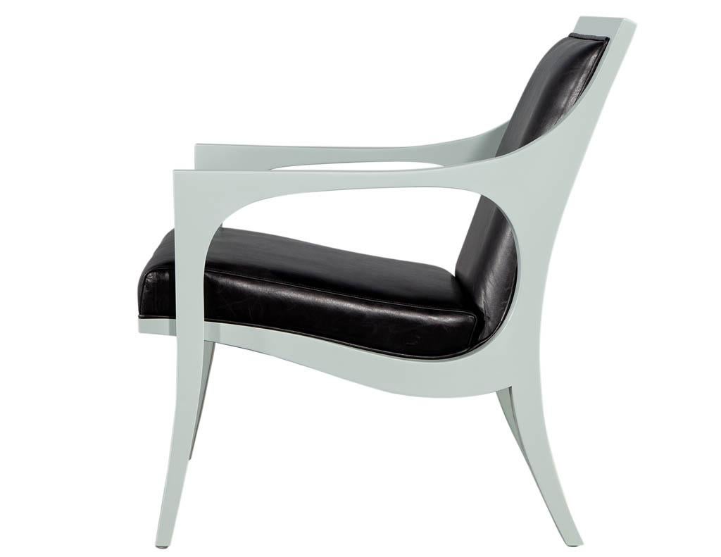 Paar Vintage Modern Styled Accent Lounge Chairs im Angebot 3