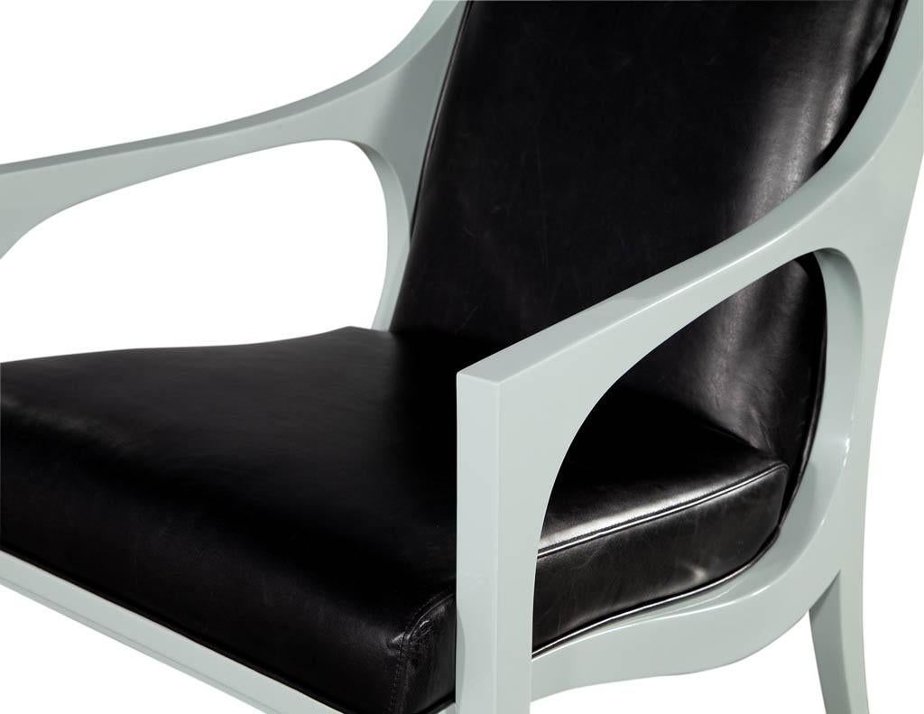 Paar Vintage Modern Styled Accent Lounge Chairs im Angebot 6