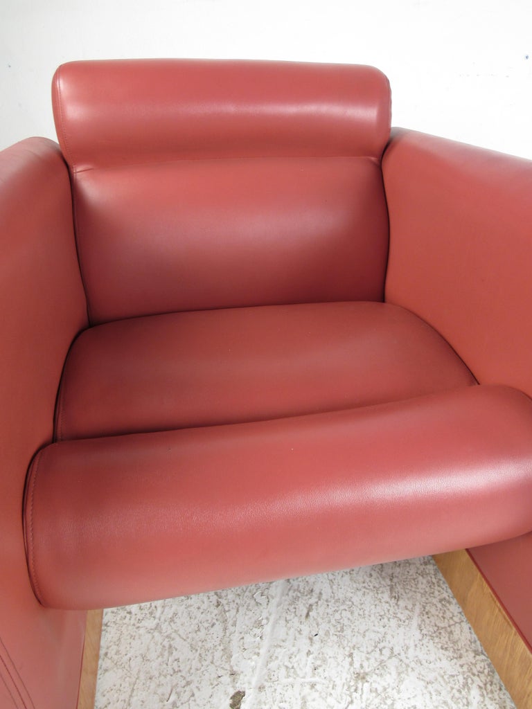 Pair of Vintage Modern Vinyl Lounge Chairs by Charlotte Chair Co. For