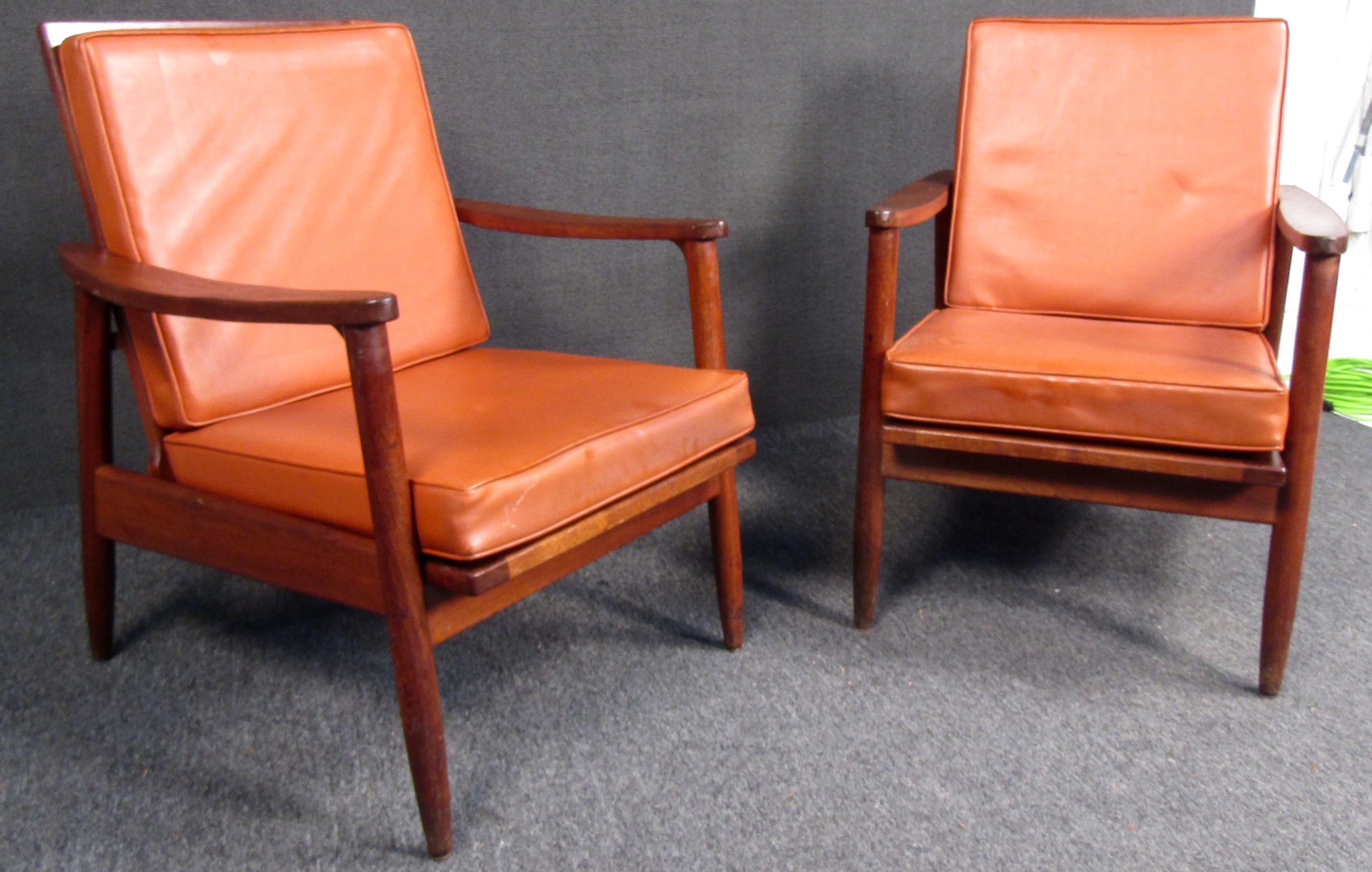 Pair of Vintage Modern Walnut Chairs For Sale 1