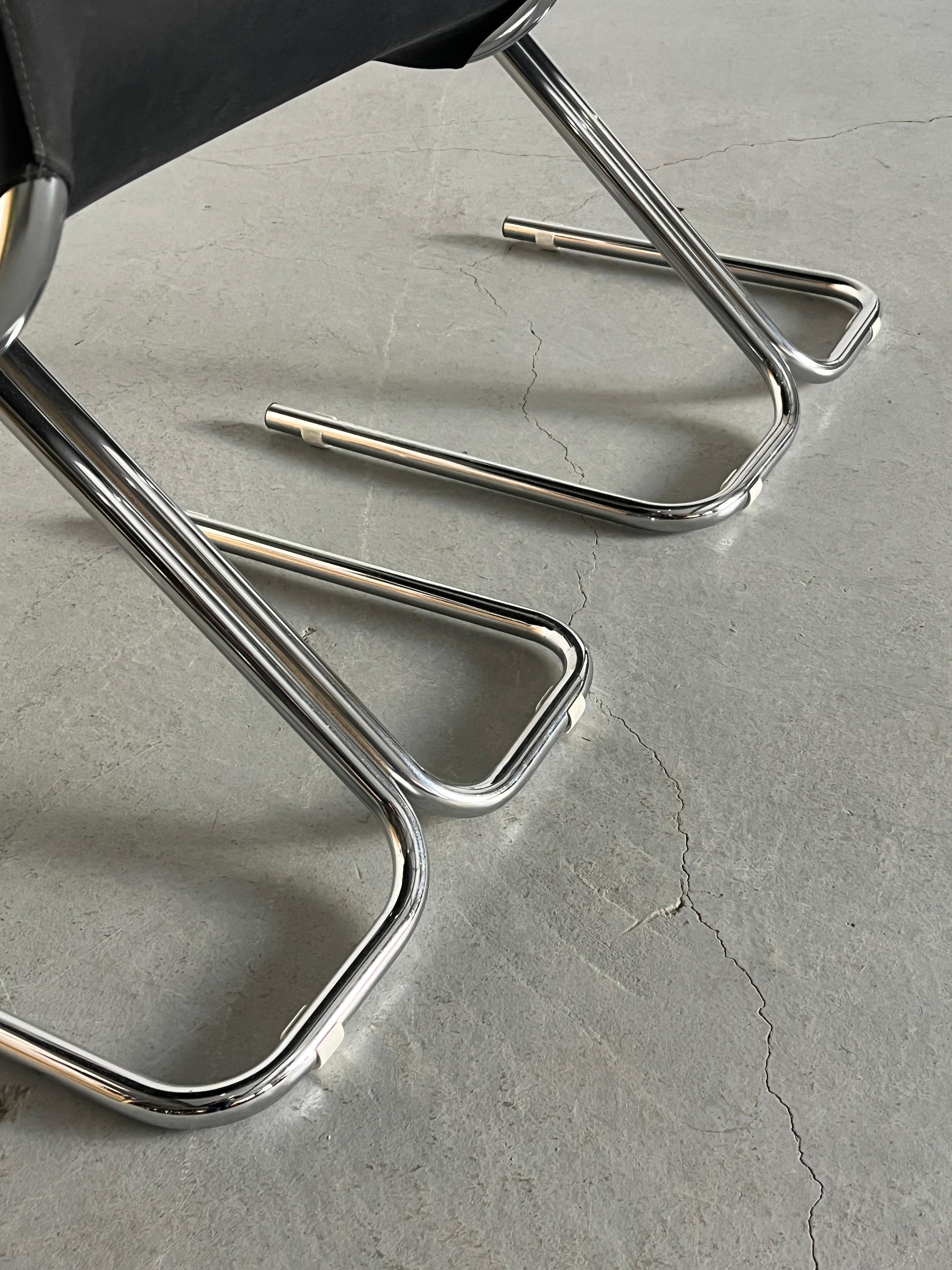 Pair of Vintage Modernist 'Formula' Cantilever Dining Chairs by Dux, 1968 Sweden 3