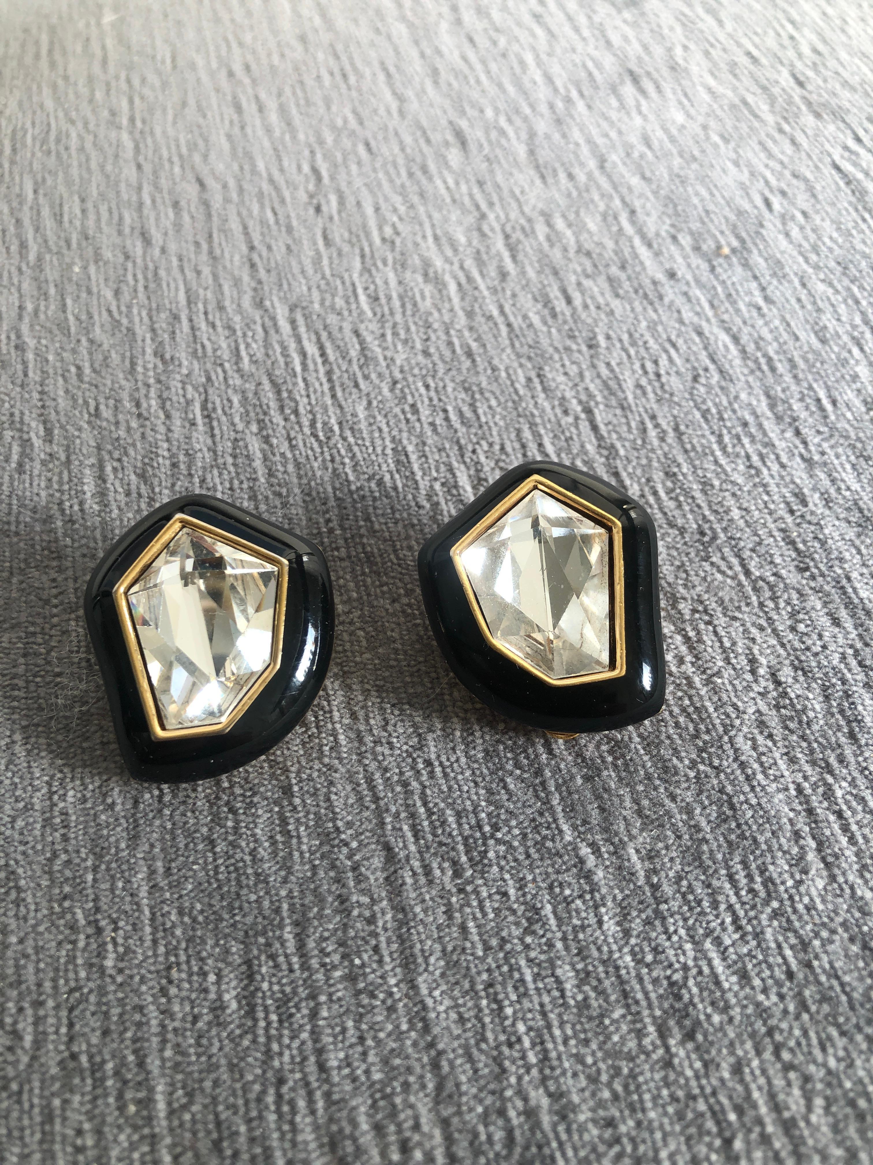 Moderniste Paire de boucles d'oreilles  clips glamour modernistes vintage par Daniel Swarovski  en vente