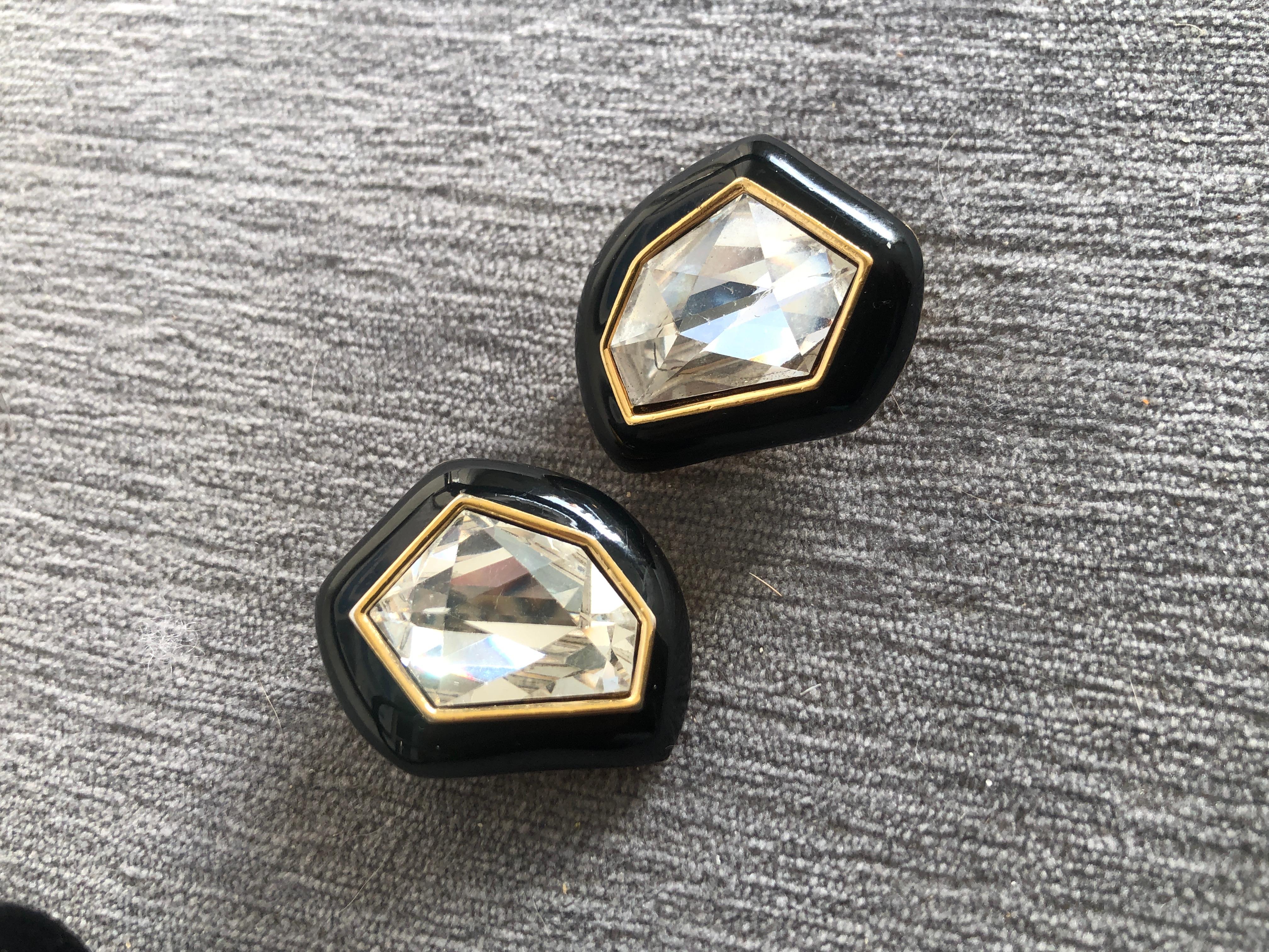 Paire de boucles d'oreilles  clips glamour modernistes vintage par Daniel Swarovski  en vente 3