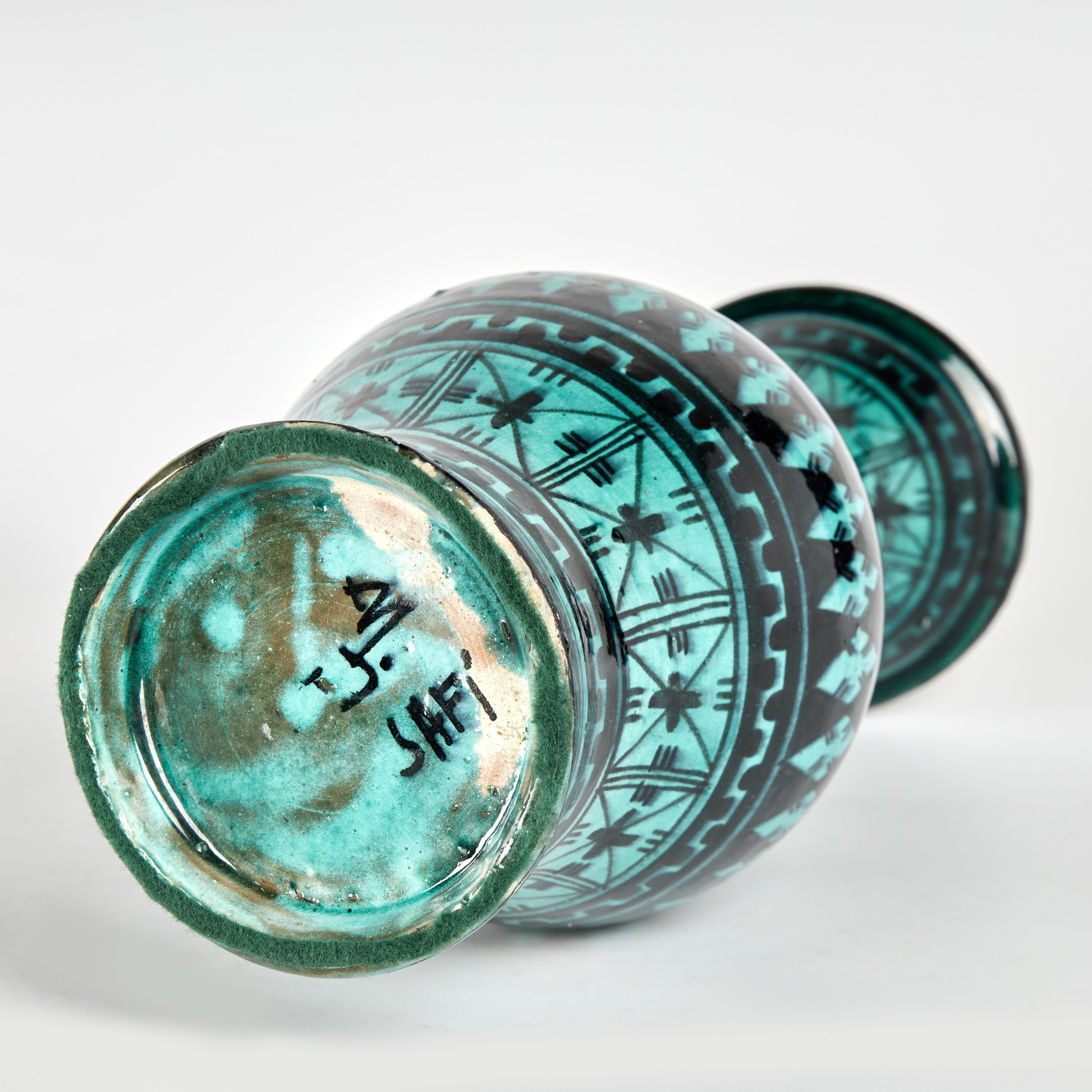 Paire de vases vintage en poterie émaillée Safi du Maroc Bon état - En vente à Palm Beach, FL