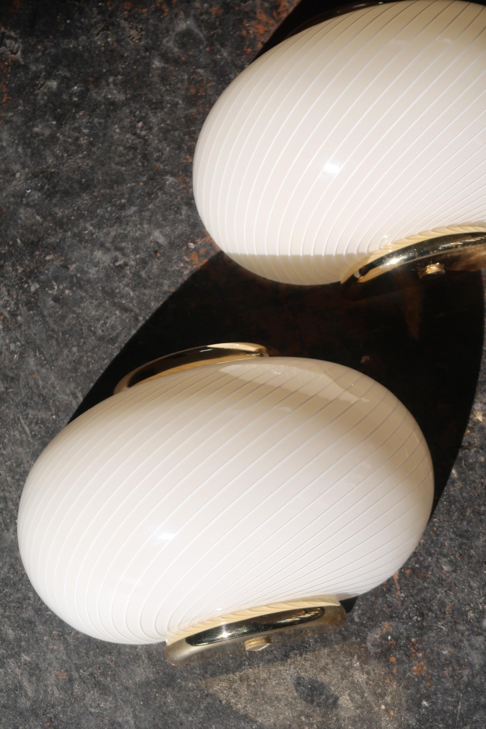 Murano Glass Pair of Vintage Murano 1970s Wall Scone Lamps in Cream Swirl Glass with Brass