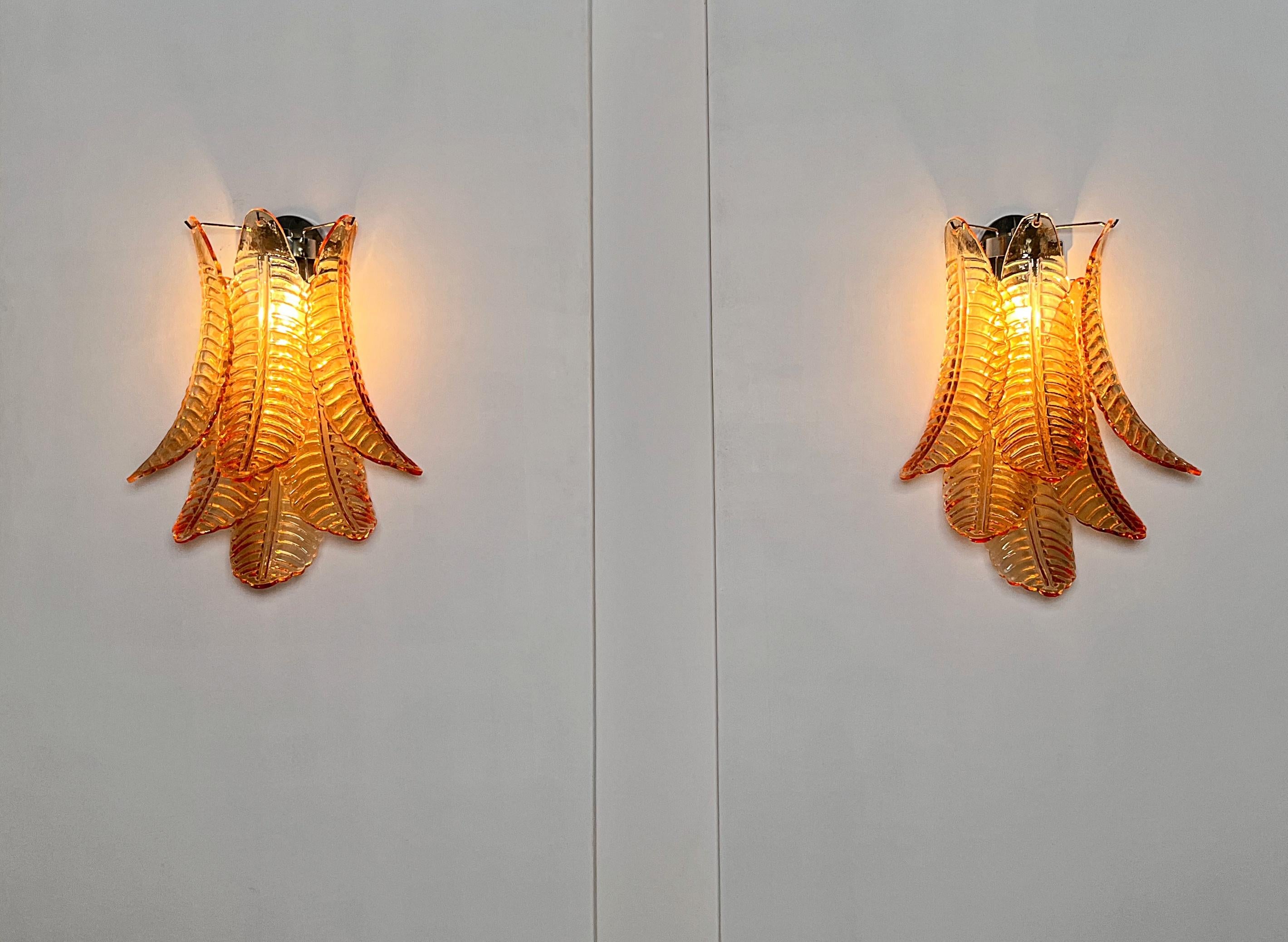 Pareja de apliques vintage de cristal Felci ámbar de Murano en venta 4