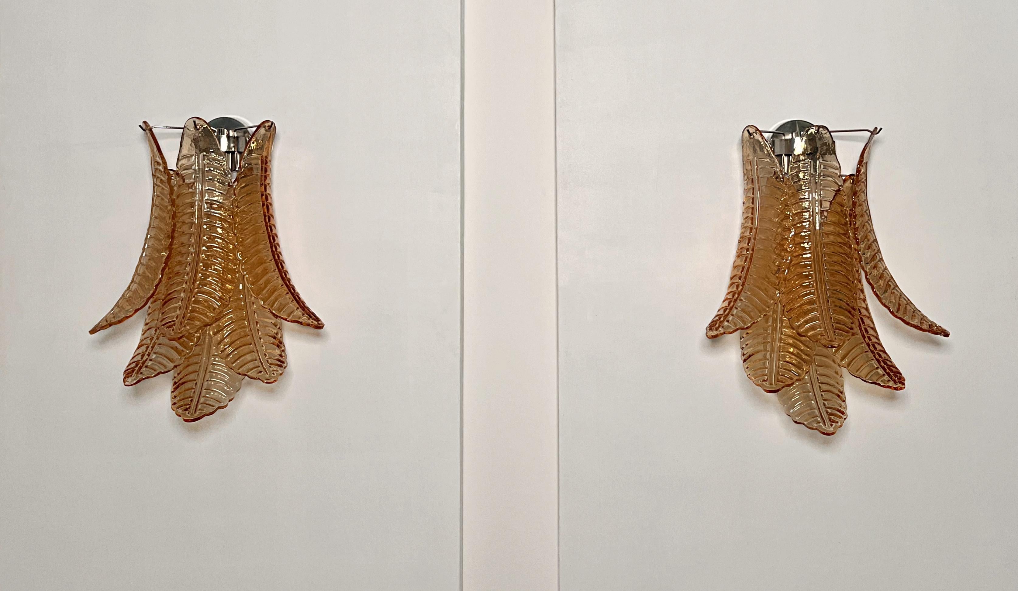 Pareja de apliques vintage de cristal Felci ámbar de Murano Italiano en venta