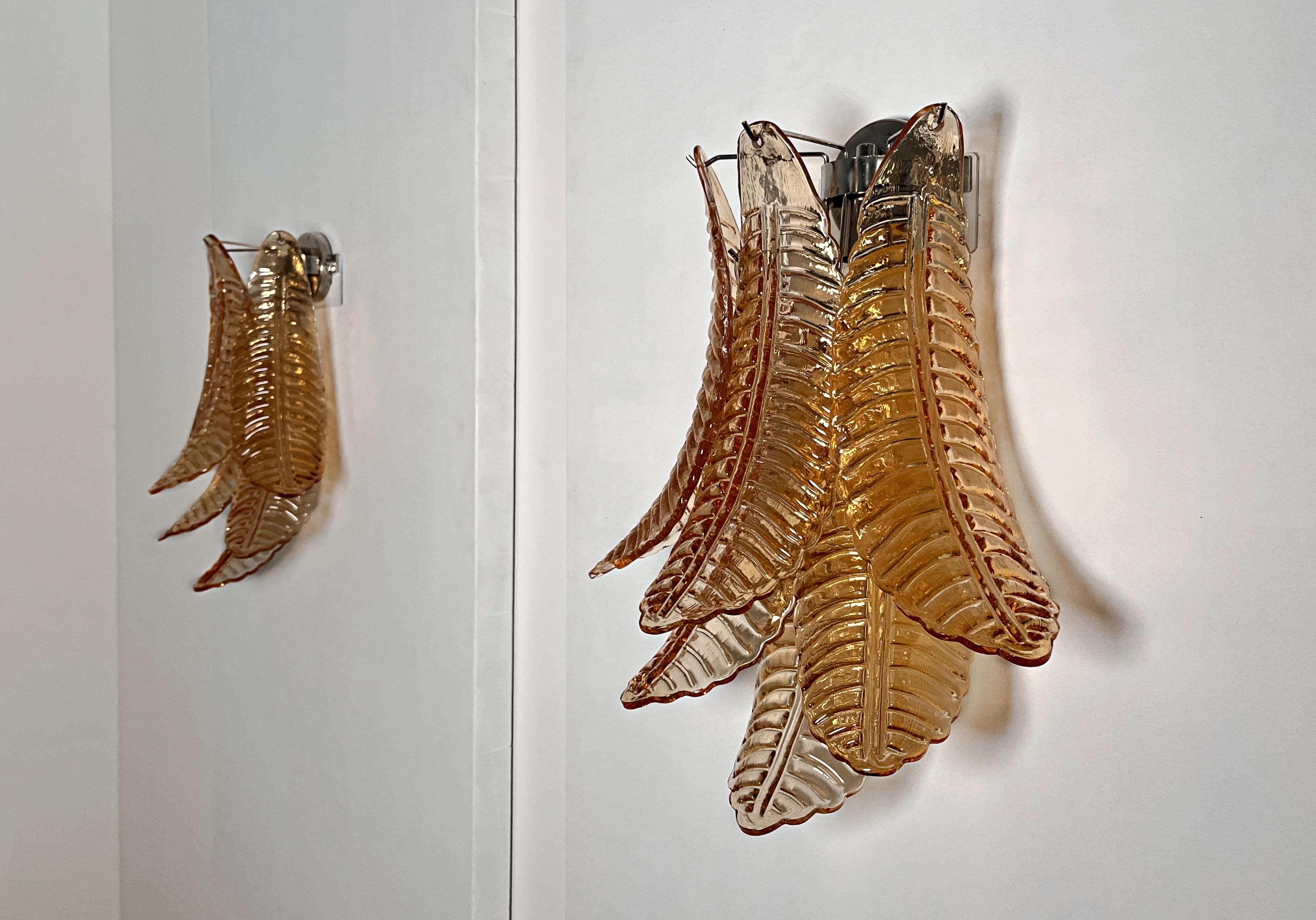 Pareja de apliques vintage de cristal Felci ámbar de Murano en venta 1