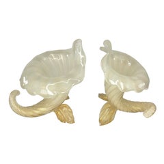 Pareja de jarrones vintage de cristal de Murano en forma de cornucopia atribuidos a Archimede Seguso