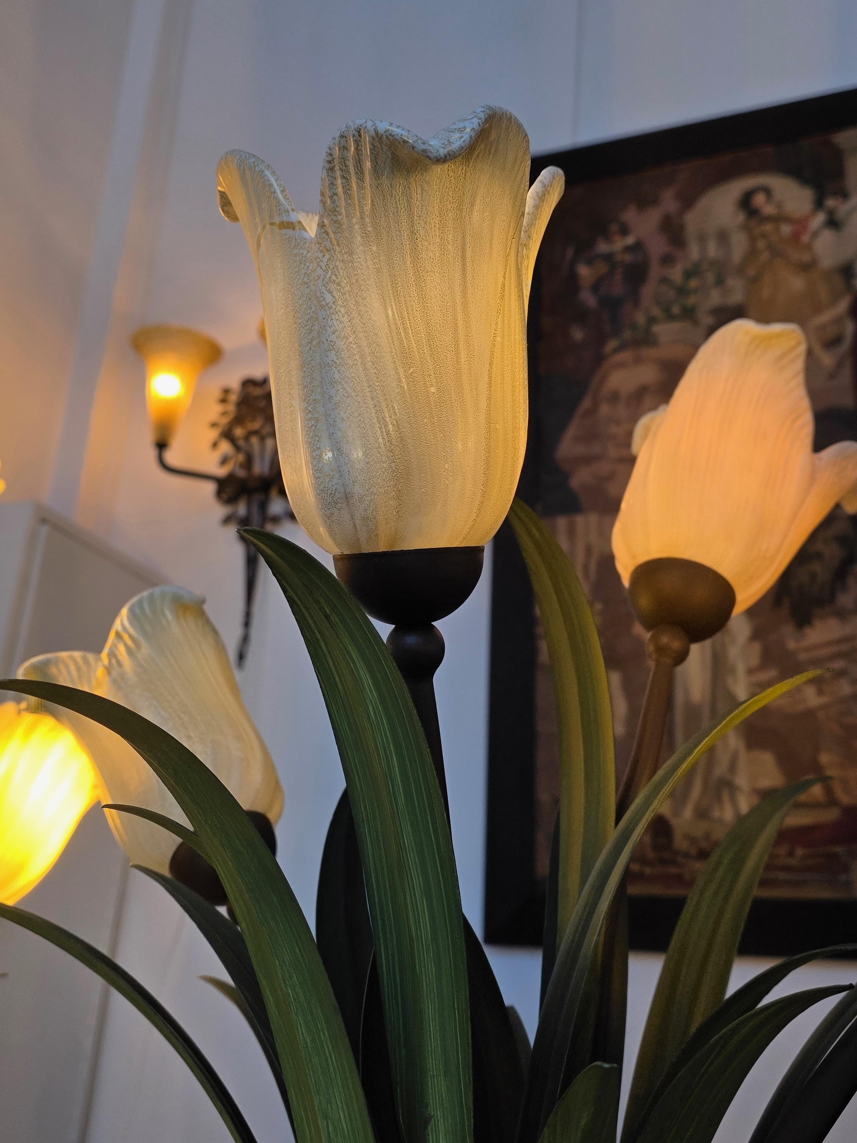 Paar Blumenvasen aus Murano-Glas um 1980 im Angebot 9