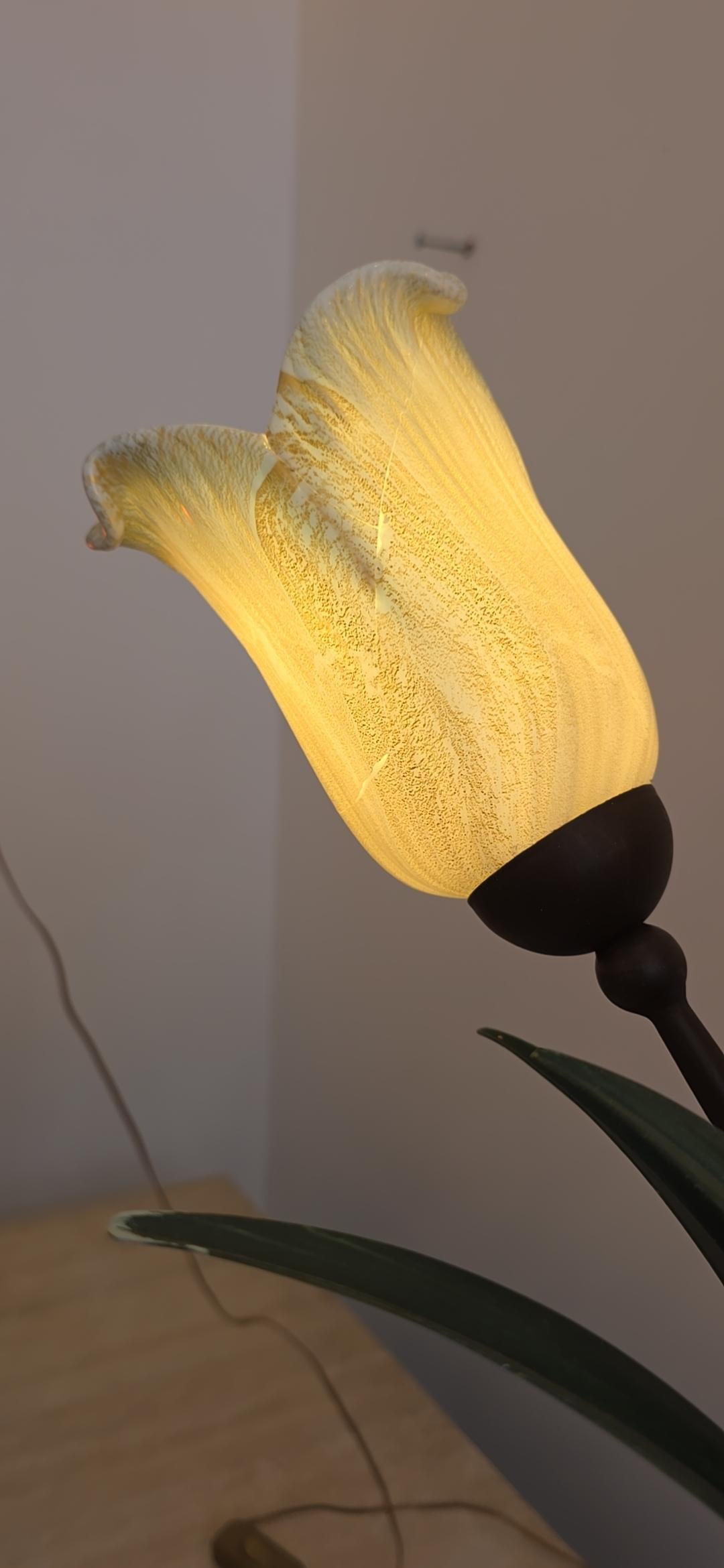 Paar Blumenvasen aus Murano-Glas um 1980 im Angebot 12