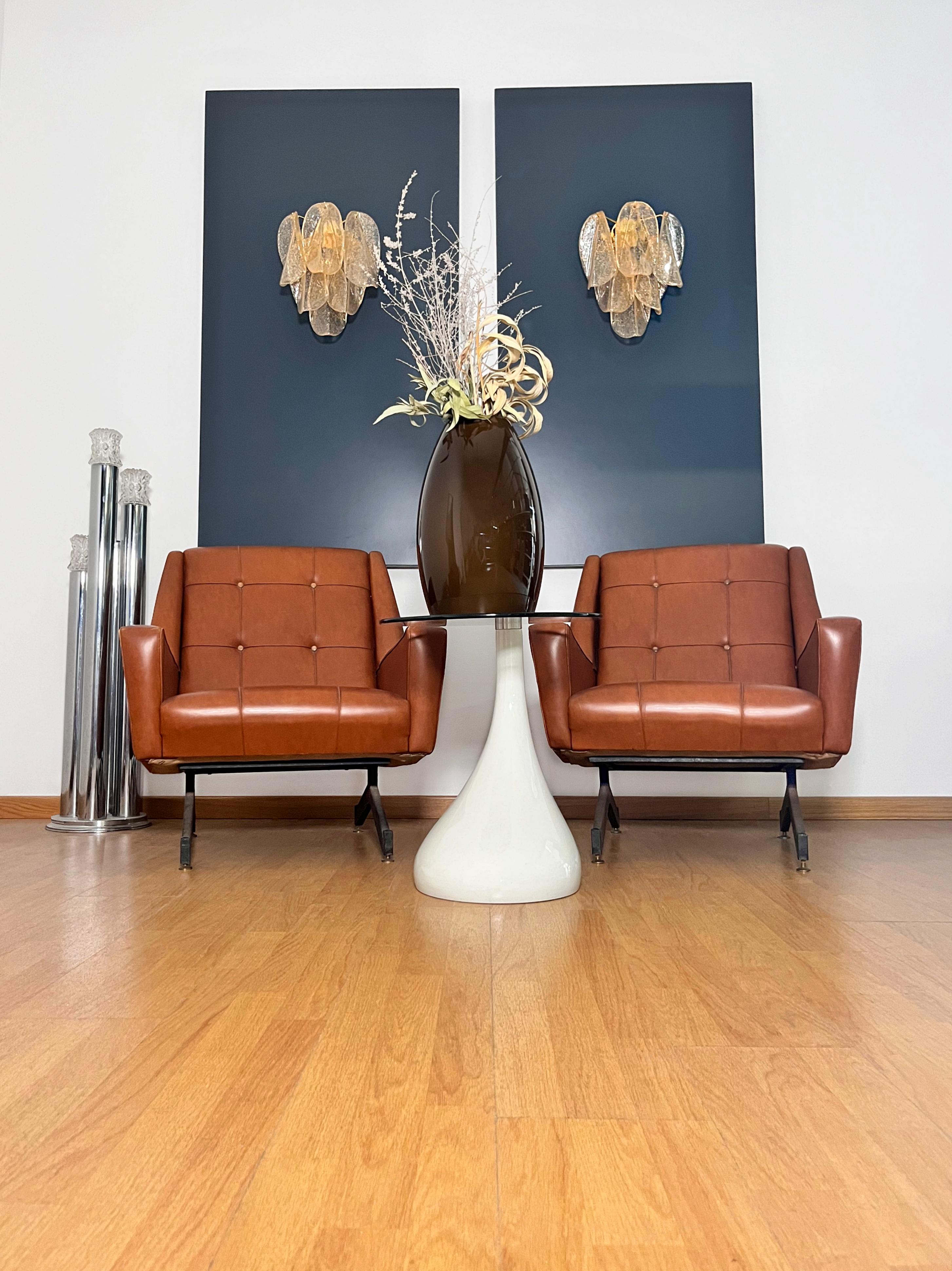 Mid-Century Modern Pair of vintage Murano Rondini wall sconces – gold glass petals For Sale