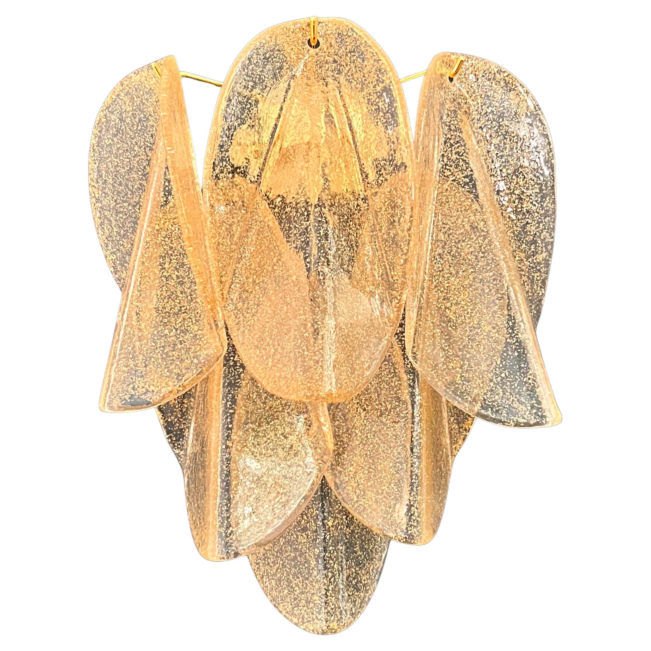 Pair of vintage Murano Rondini wall sconces – gold glass petals For Sale