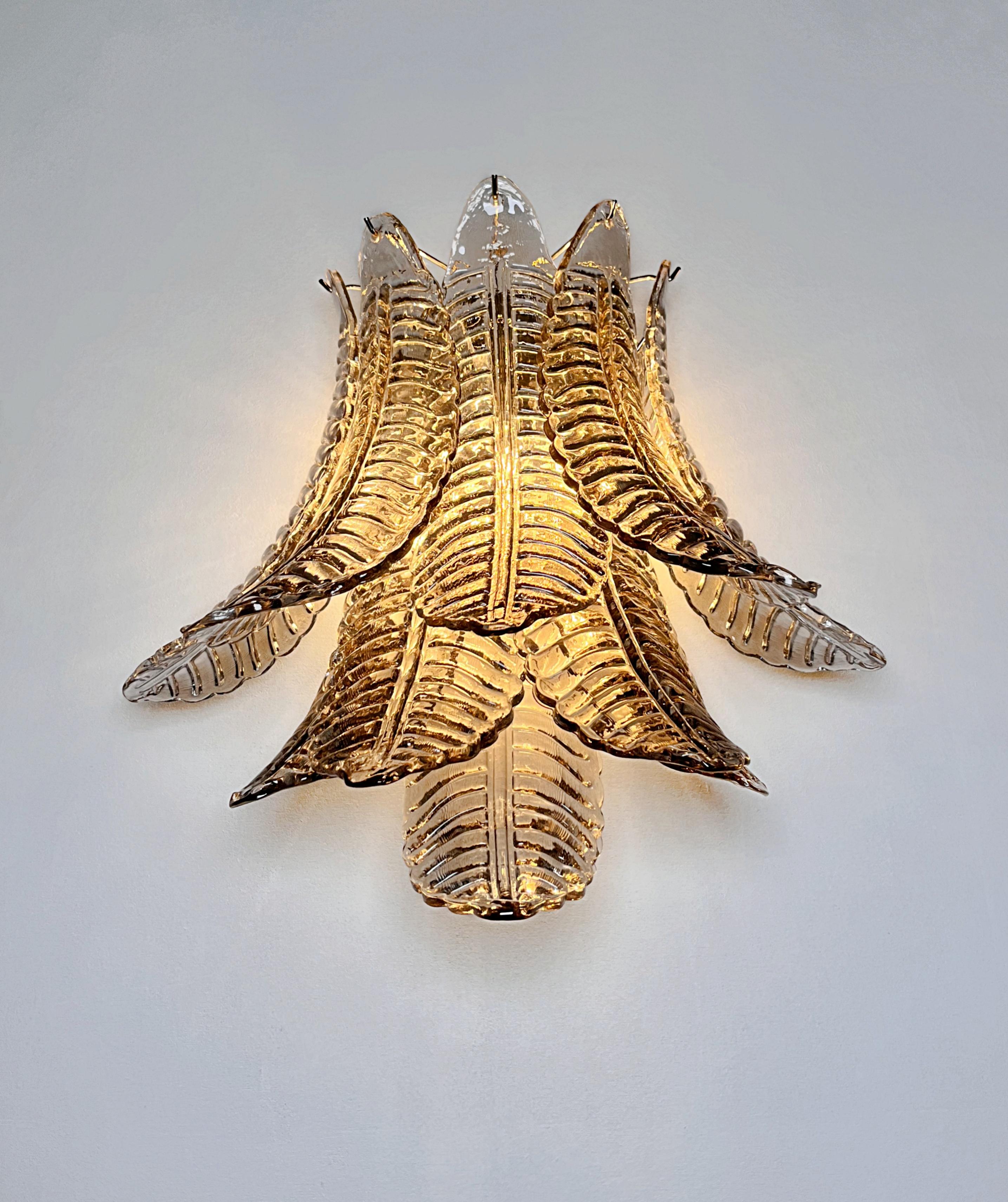 Coppia di applique Felci a sei livelli di Murano vintage - vetri fumé in vendita 8