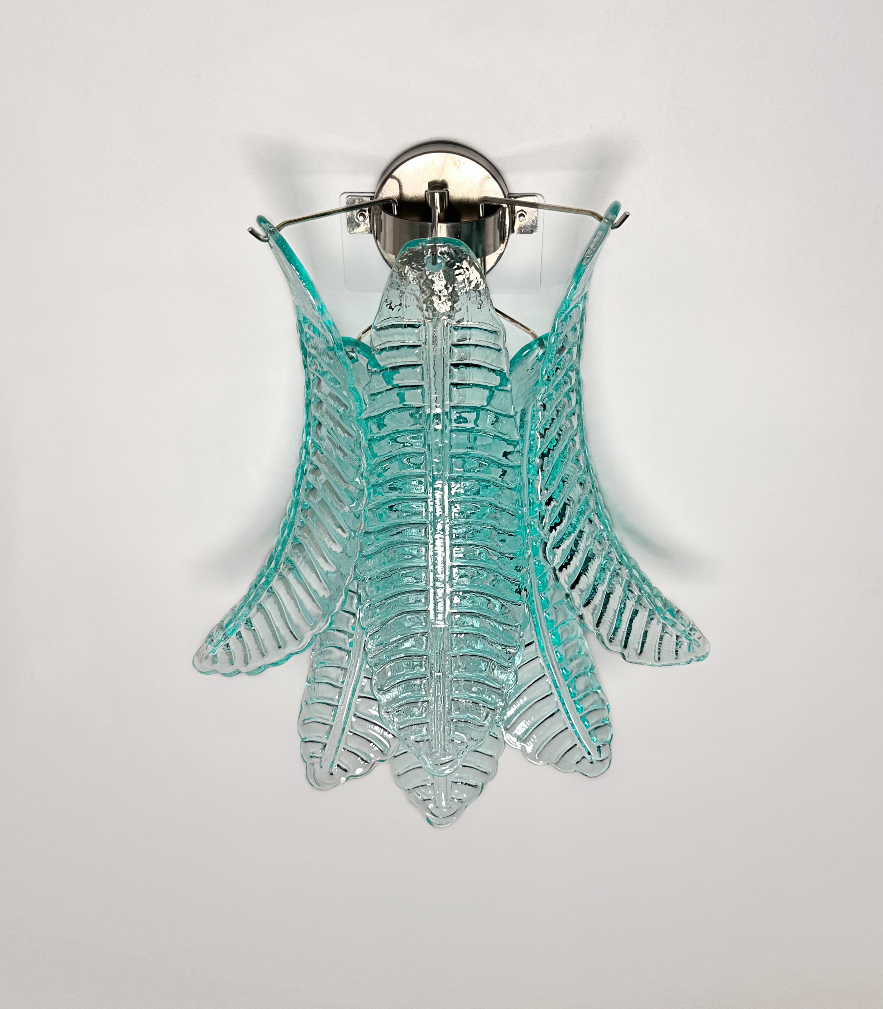 Pair of vintage Murano turquoise Felci Glass wall sconces en venta 2