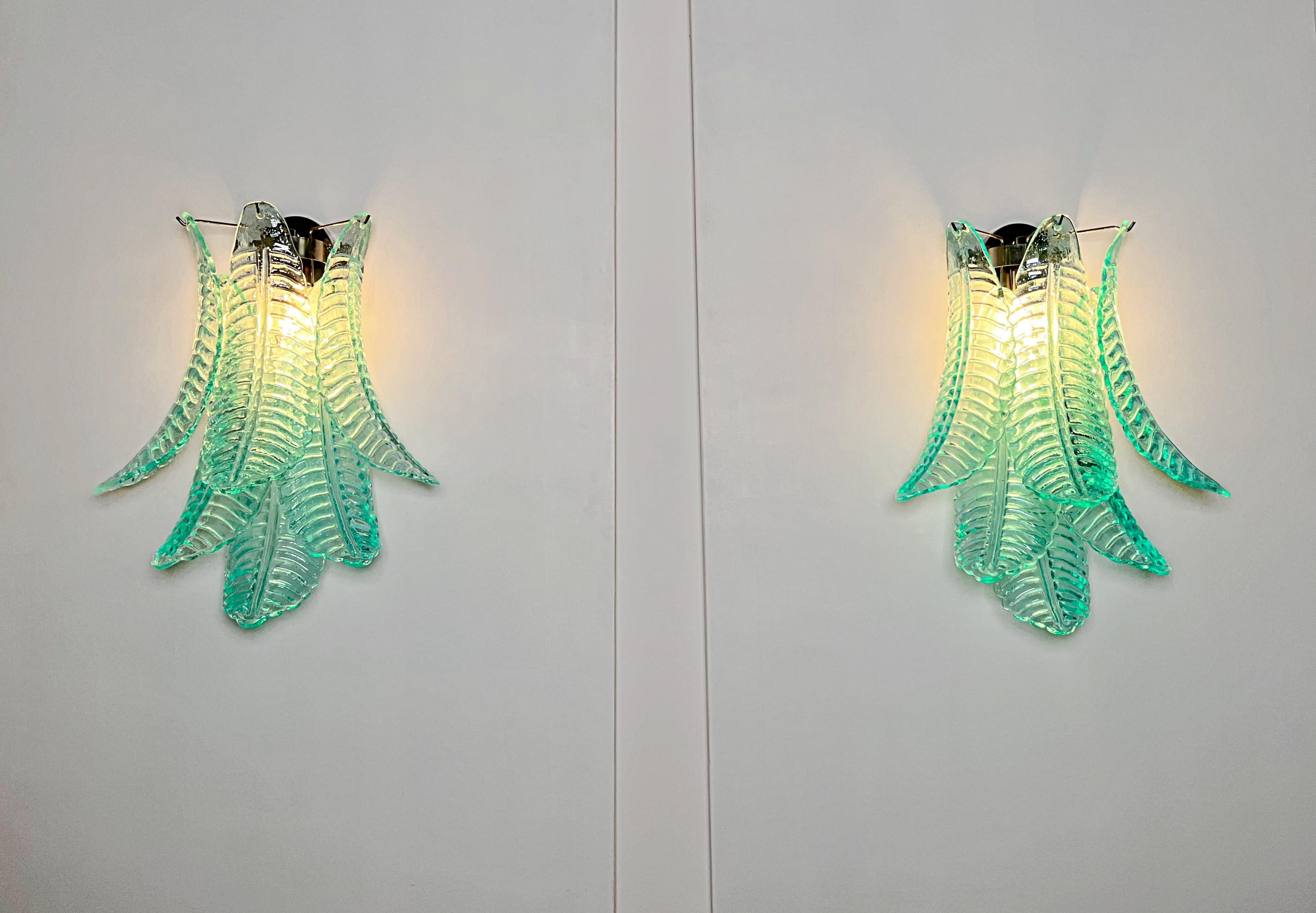 Pair of vintage Murano turquoise Felci Glass wall sconces en venta 6