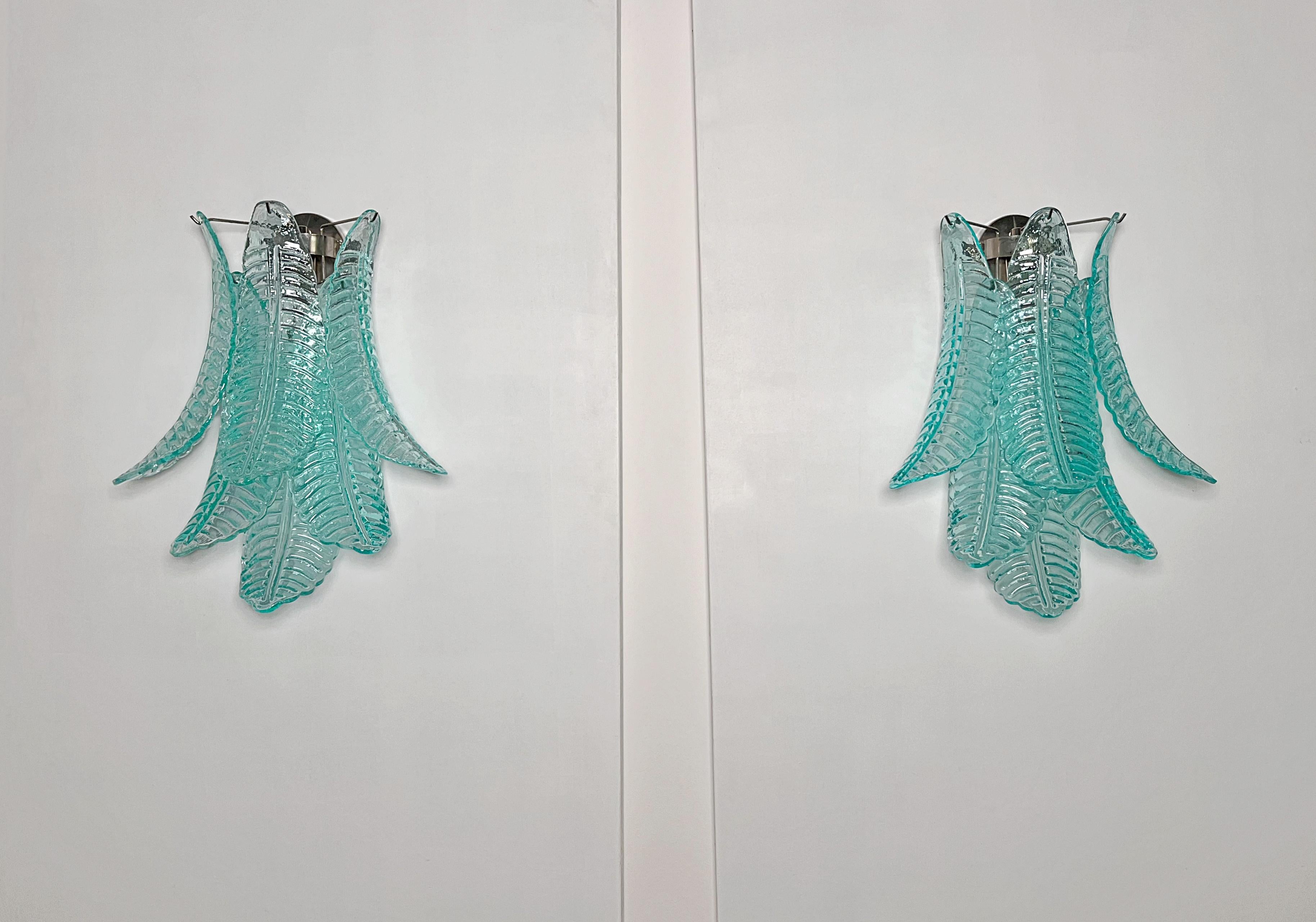 Pair of vintage Murano turquoise Felci Glass wall sconces Galvanizado en venta