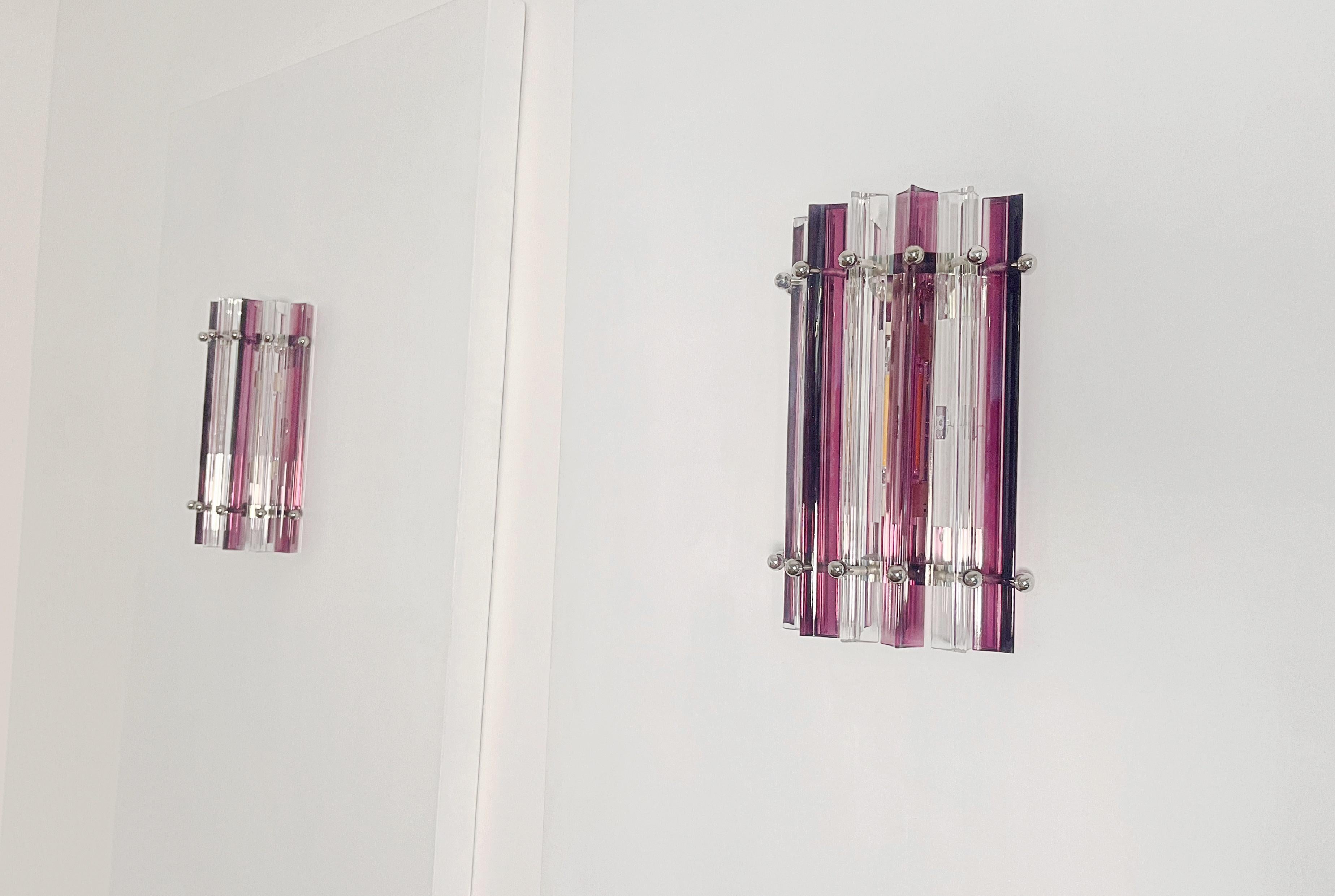 Pareja de apliques vintage de Murano - transparentes  y amatista triedri - Modelo de columna Galvanizado en venta