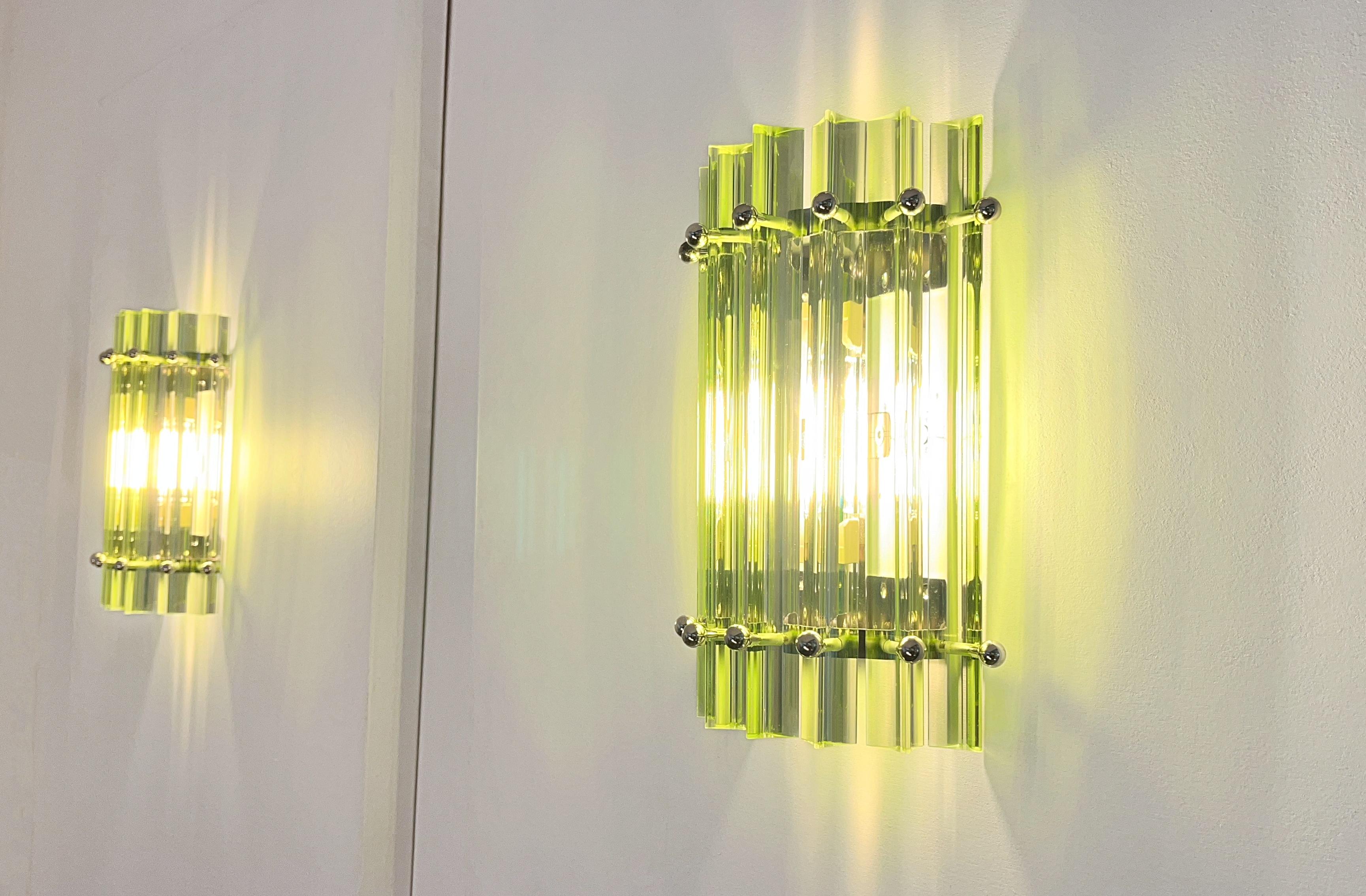Pair of vintage Murano wall sconce – green triedri - Column model For Sale 3