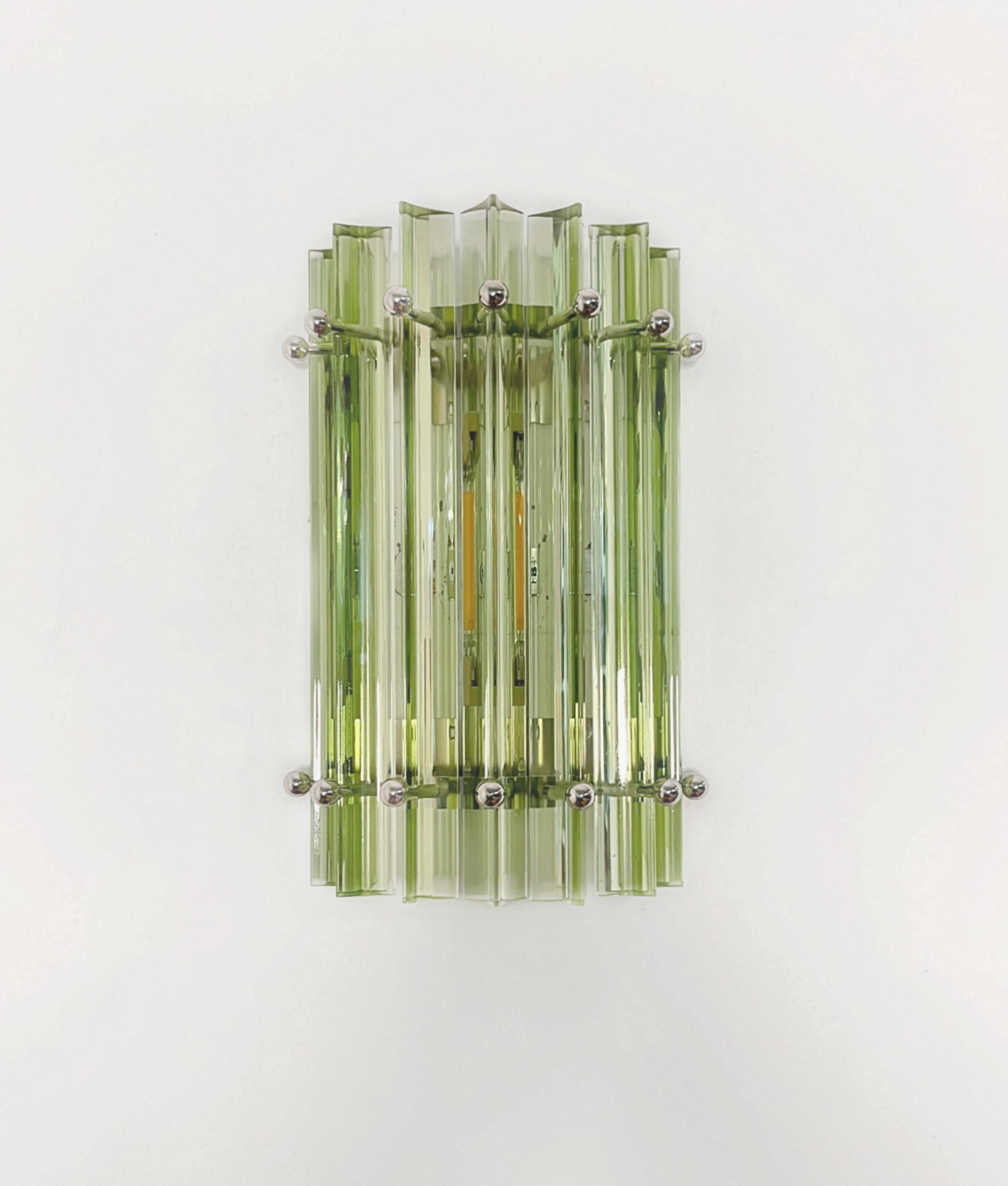 Pair of vintage Murano wall sconce – green triedri - Column model In Good Condition For Sale In Gaiarine Frazione Francenigo (TV), IT