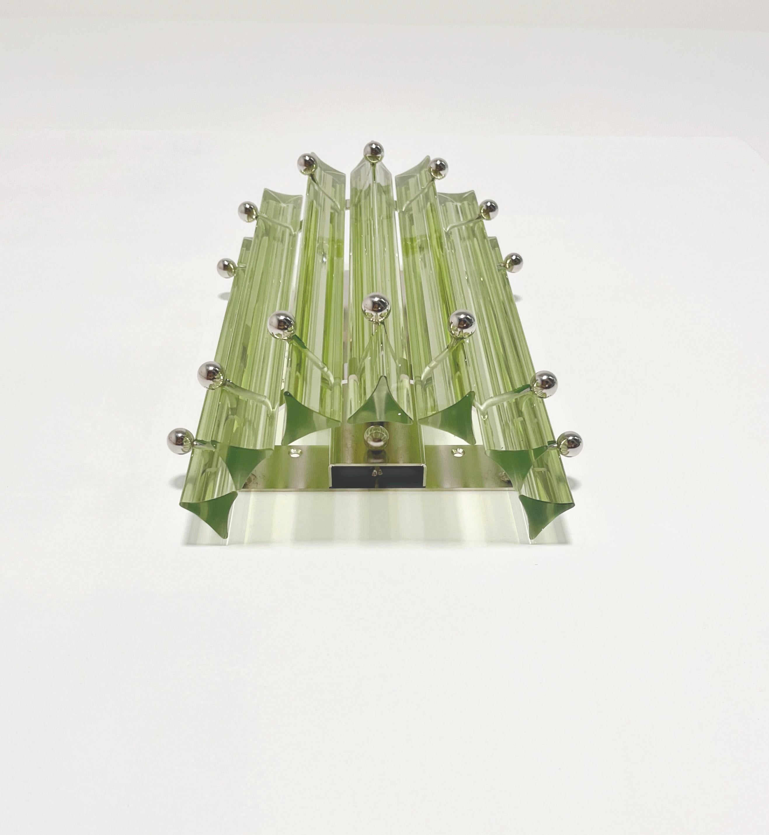 Art Glass Pair of vintage Murano wall sconce – green triedri - Column model For Sale