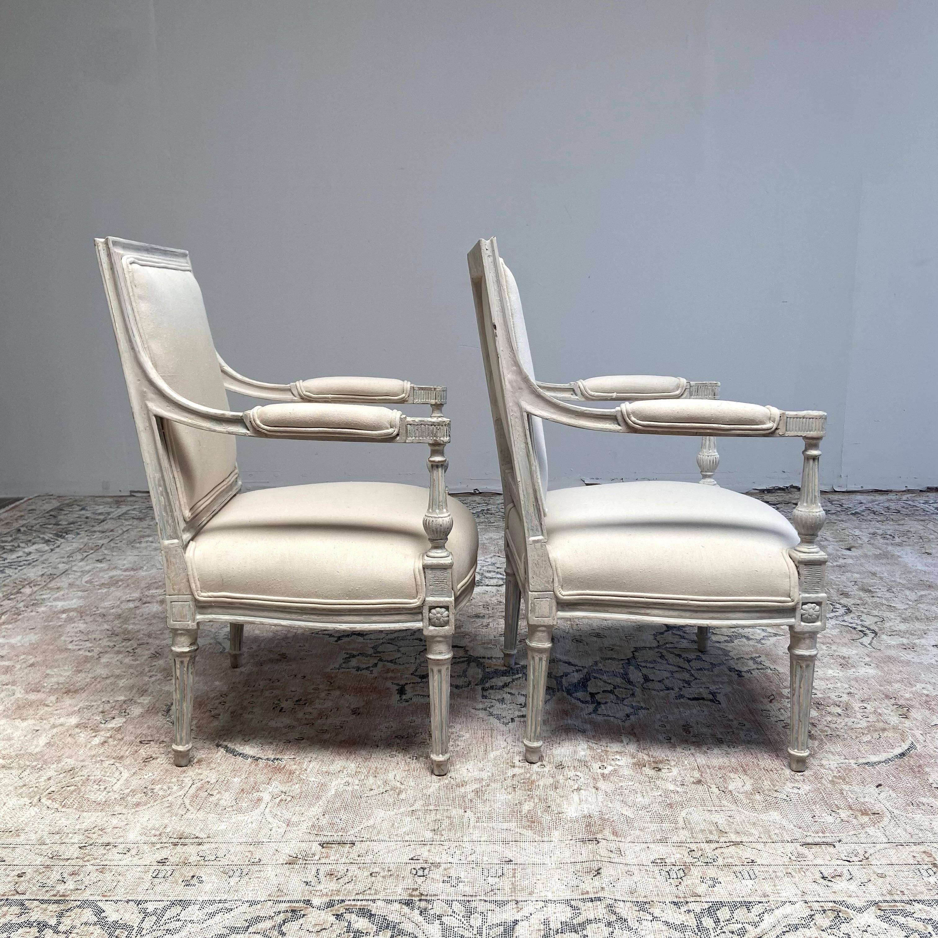 20th Century Pair of Vintage Neoclassical Painted and Upholstered Arm Chairs For Sale