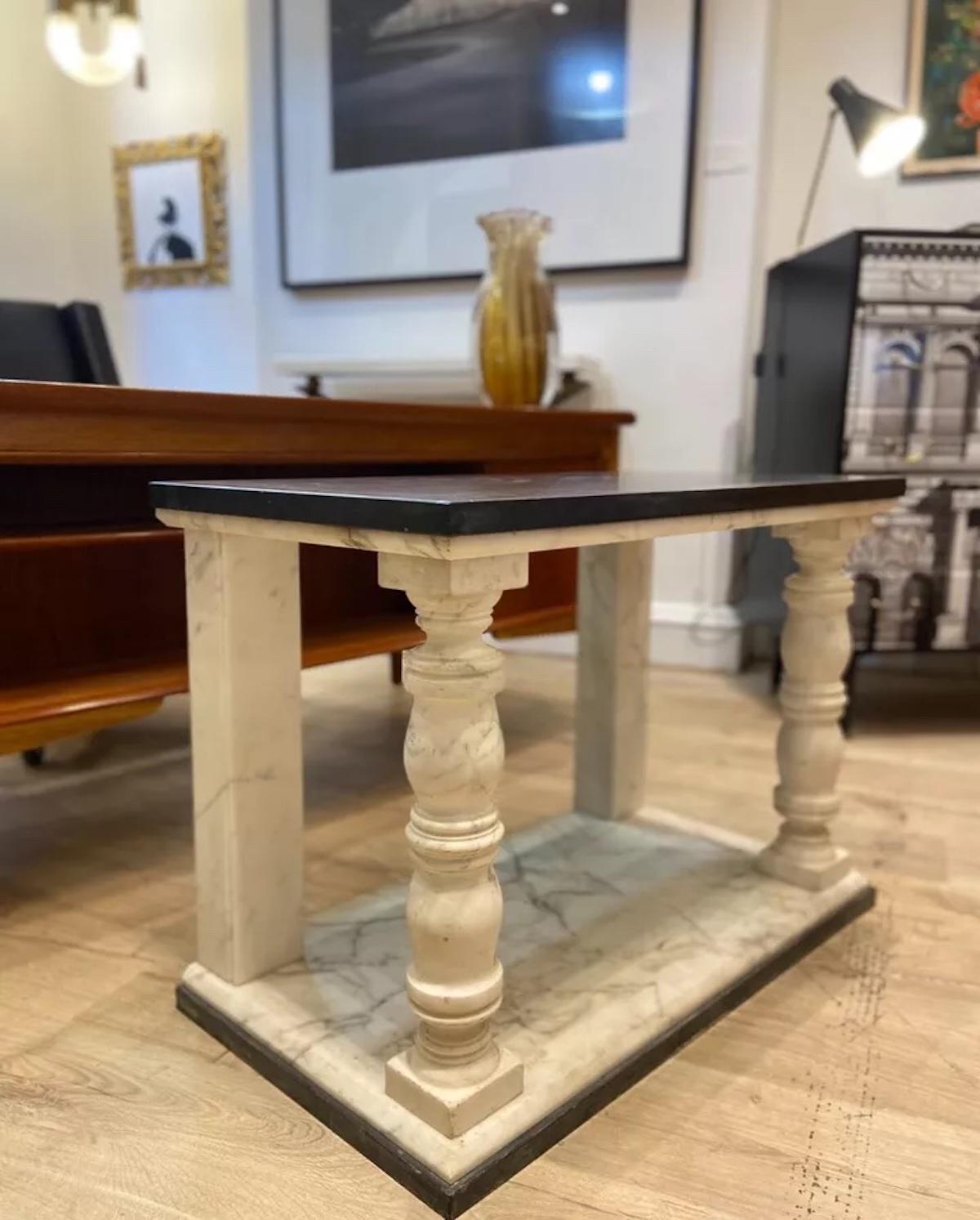 Neoclassical Pair of vintage neoclassical style marble and slate side tables For Sale