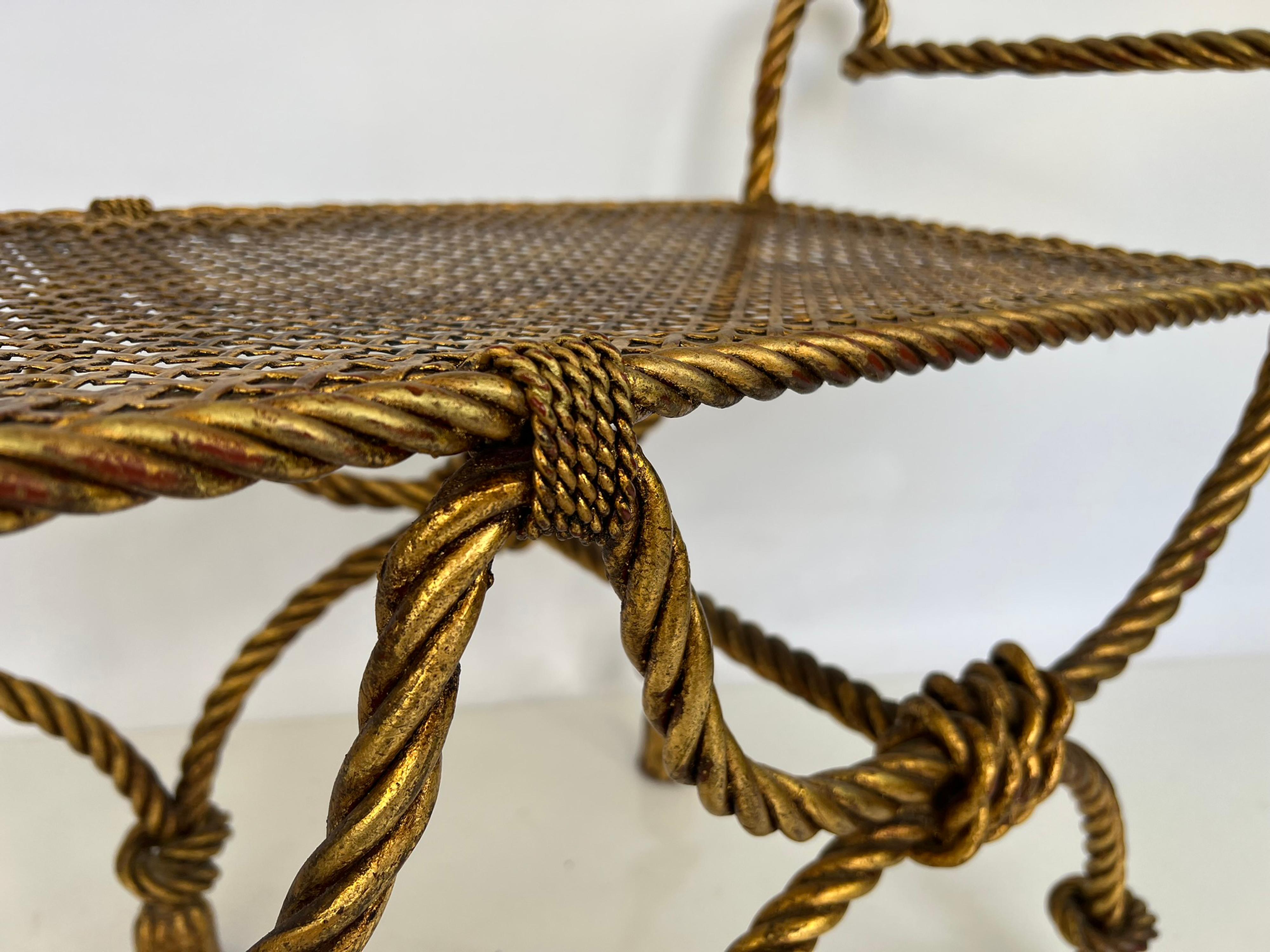 Italiano Coppia di panche d'epoca Niccolini in ferro dorato con corde e nappe in vendita