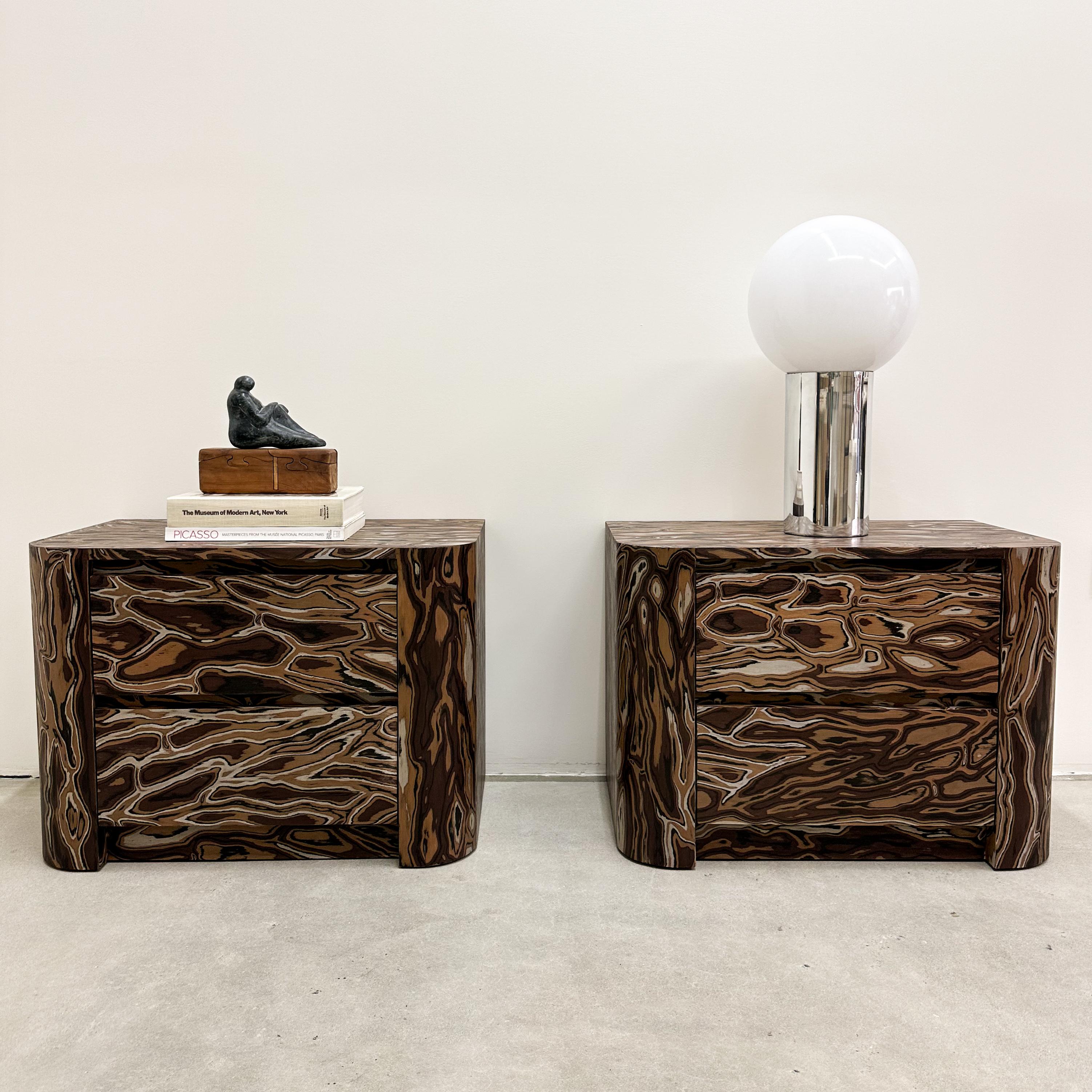 Vintage Pair of Nightstands Featuring Kengo Kuma Veneer.

The vintage nightstands have been meticulously re-veneered, featuring the original design by Kengo Kuma, a renowned architect recognized for his adept use of natural materials to craft