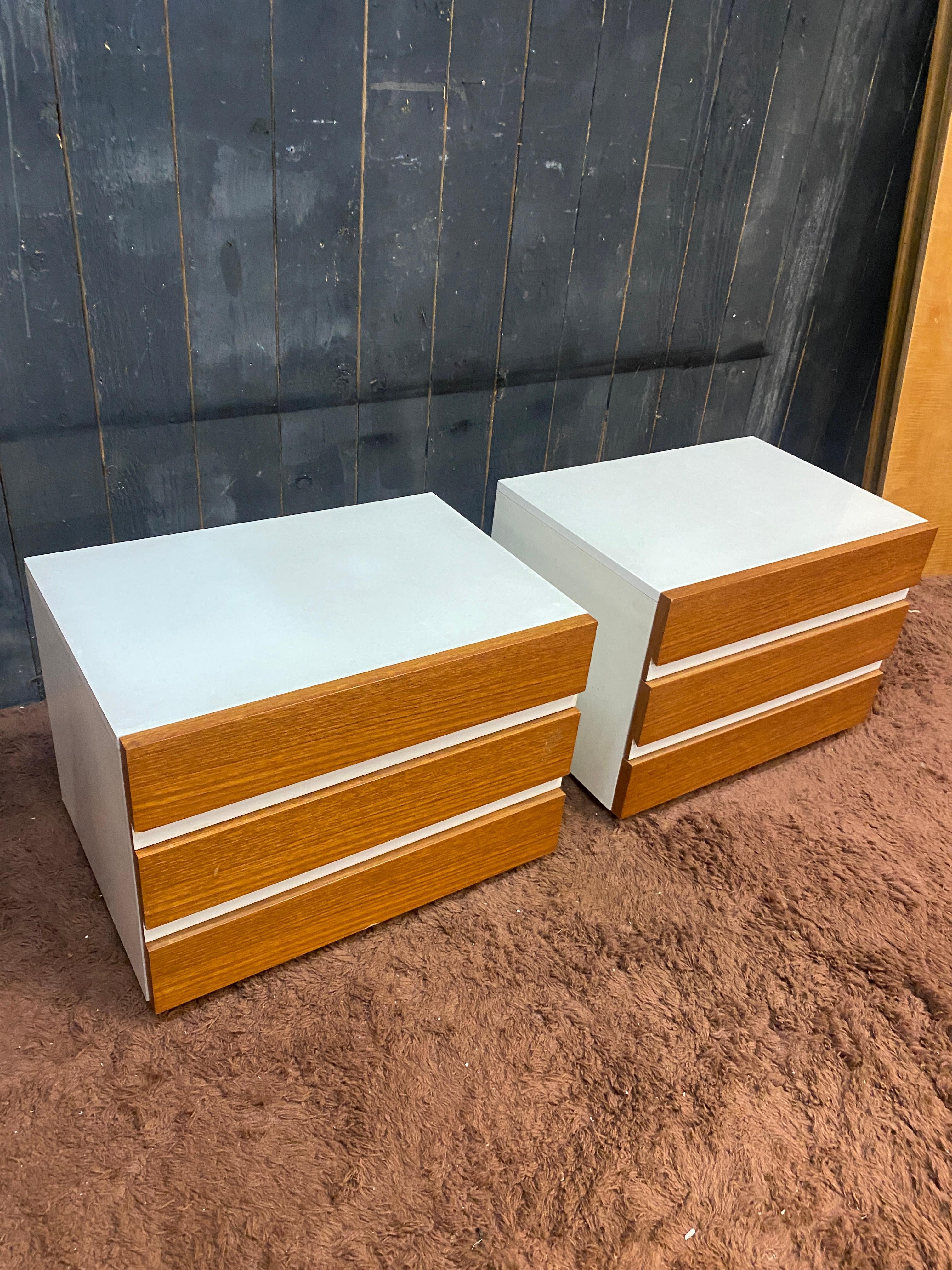 Mid-20th Century pair of vintage night tables in walnut and lacquered wood circa 1960 For Sale