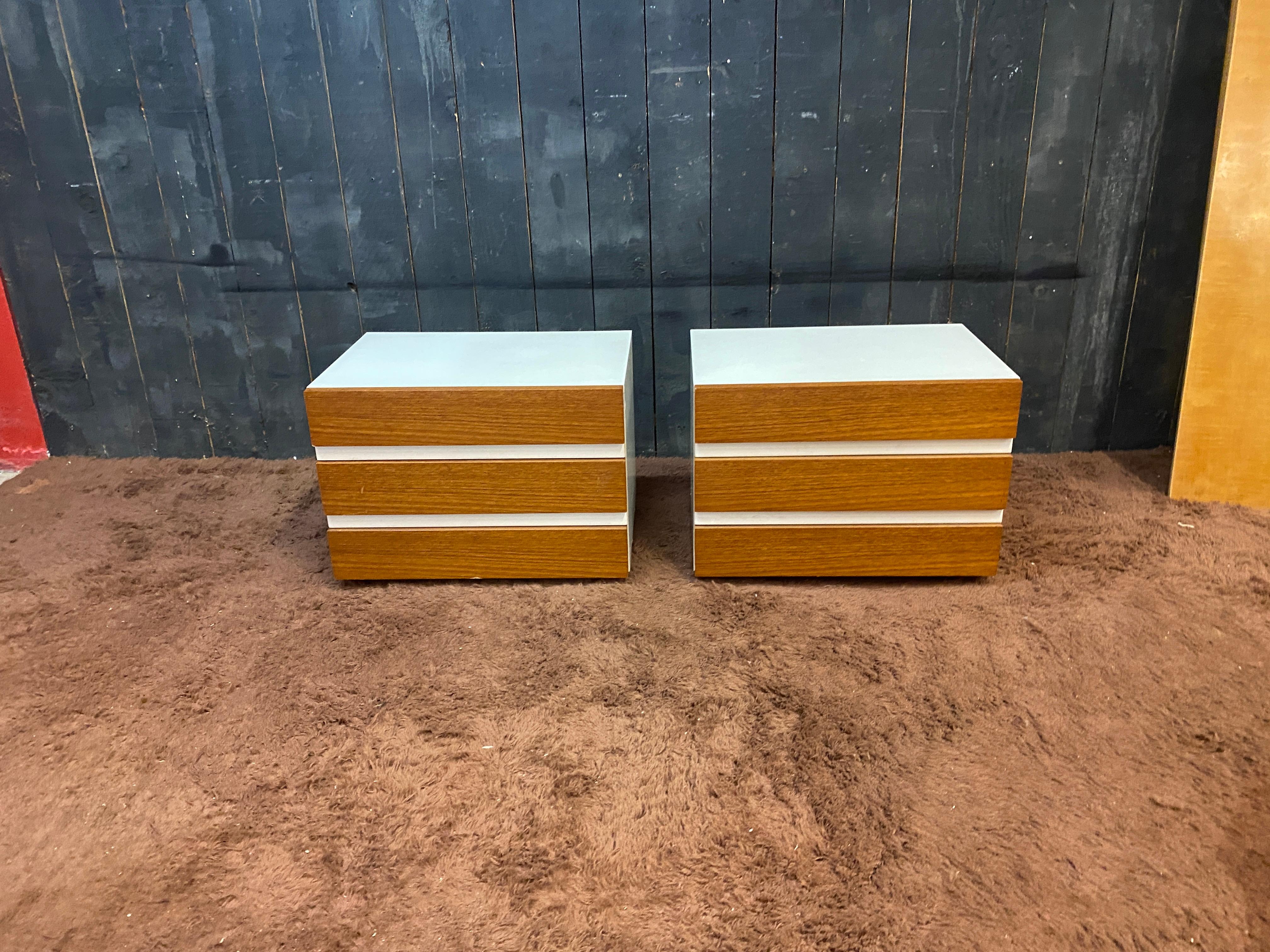 pair of vintage night tables in walnut and lacquered wood circa 1960 For Sale 1