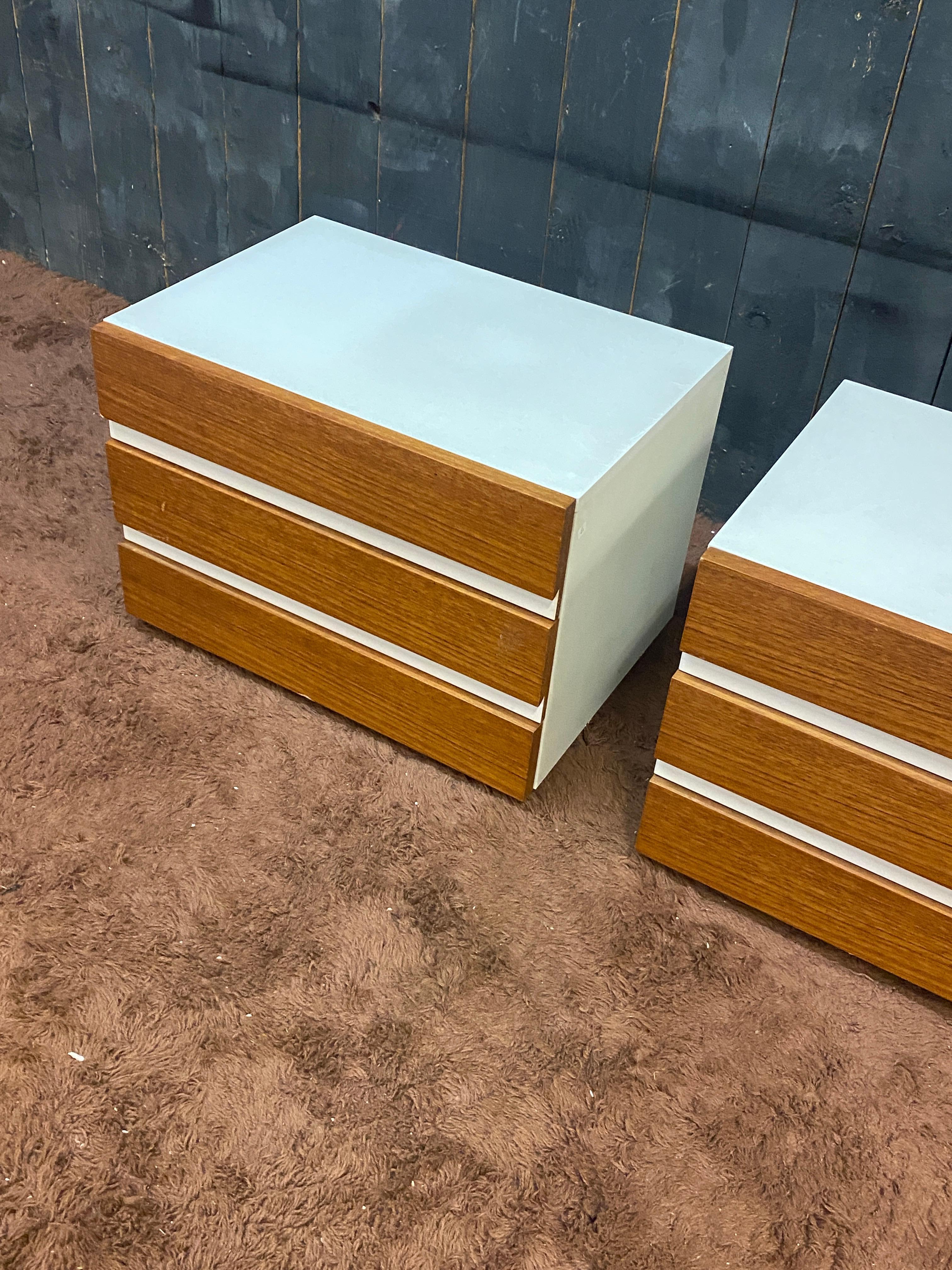 pair of vintage night tables in walnut and lacquered wood circa 1960 For Sale 2