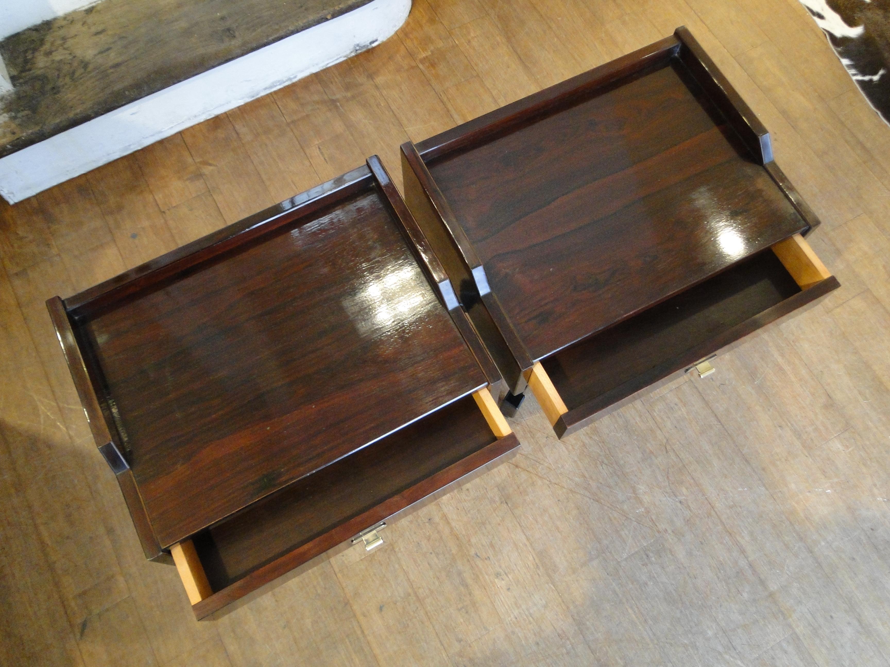 Walnut Claudio Salocchi Pair of Vintage Nightstands for Sormani Italy