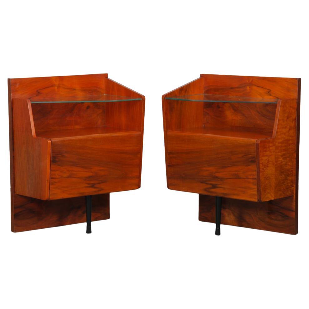 Paire de tables de nuit vintage datant des années 1960